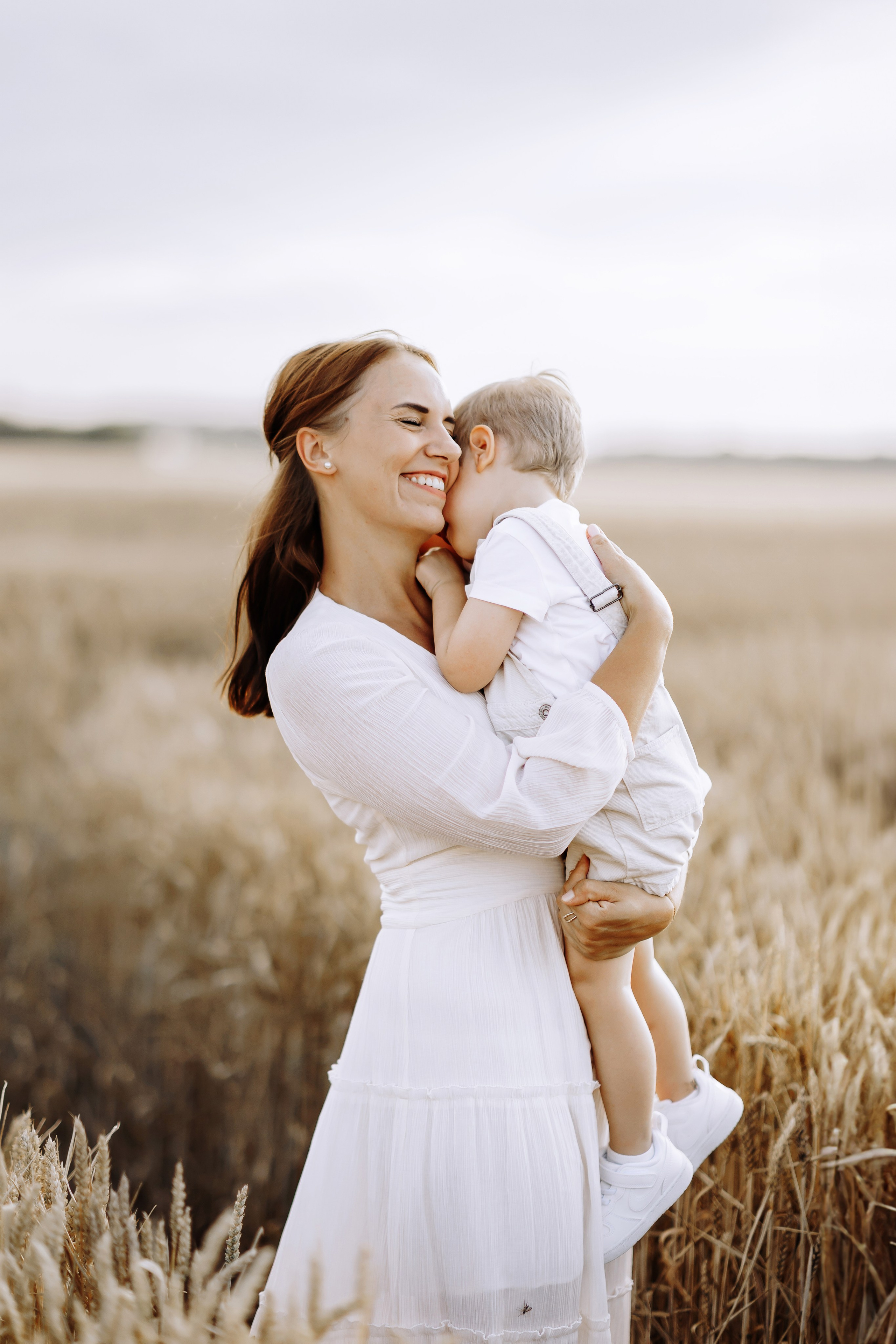 AUF DEM KORNFELD. Family Fotografer in München und Umgebung