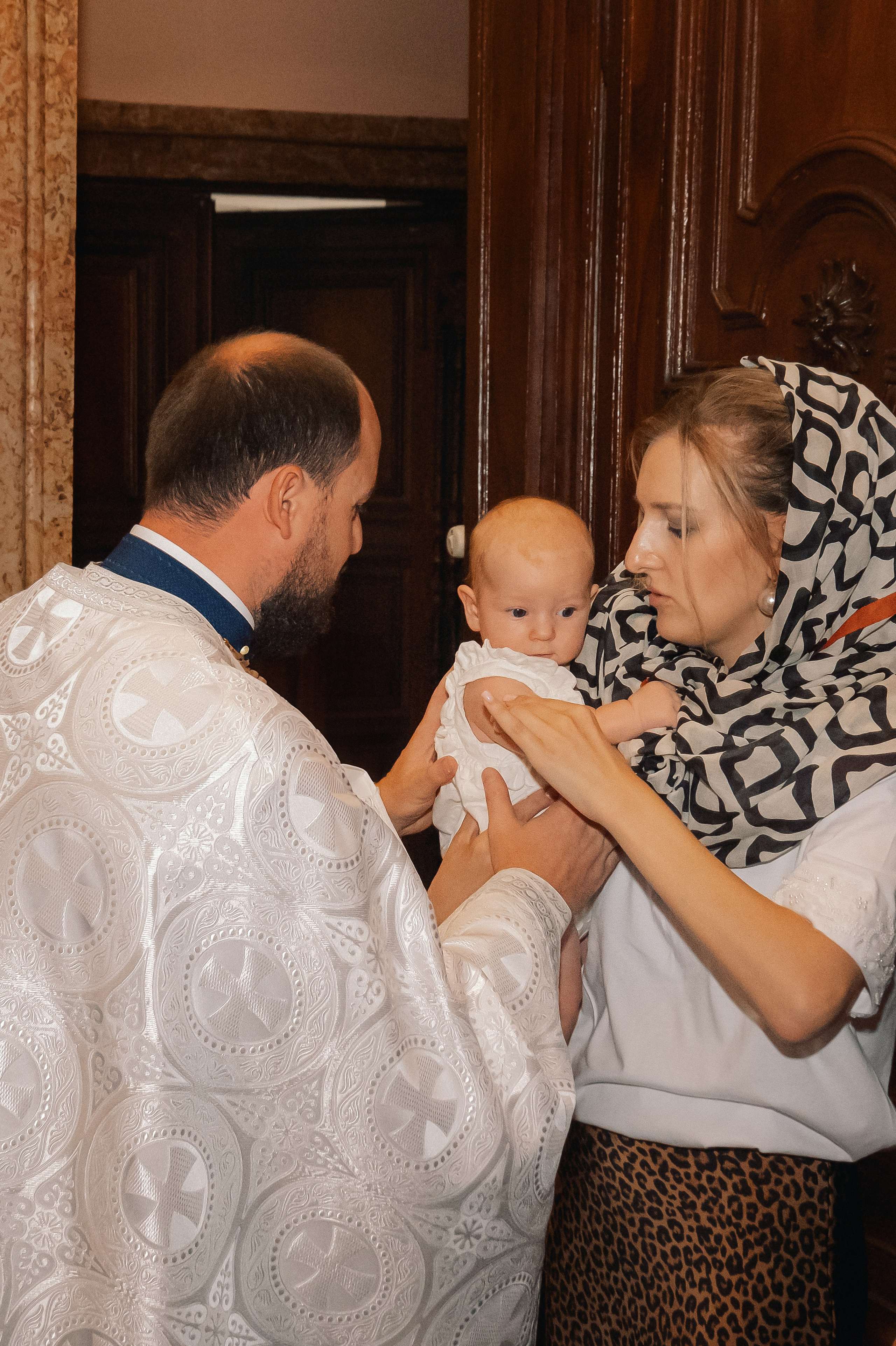 Хрещення. Валерія Сичова. Сімейний та репортажний фотограф в Португаліі