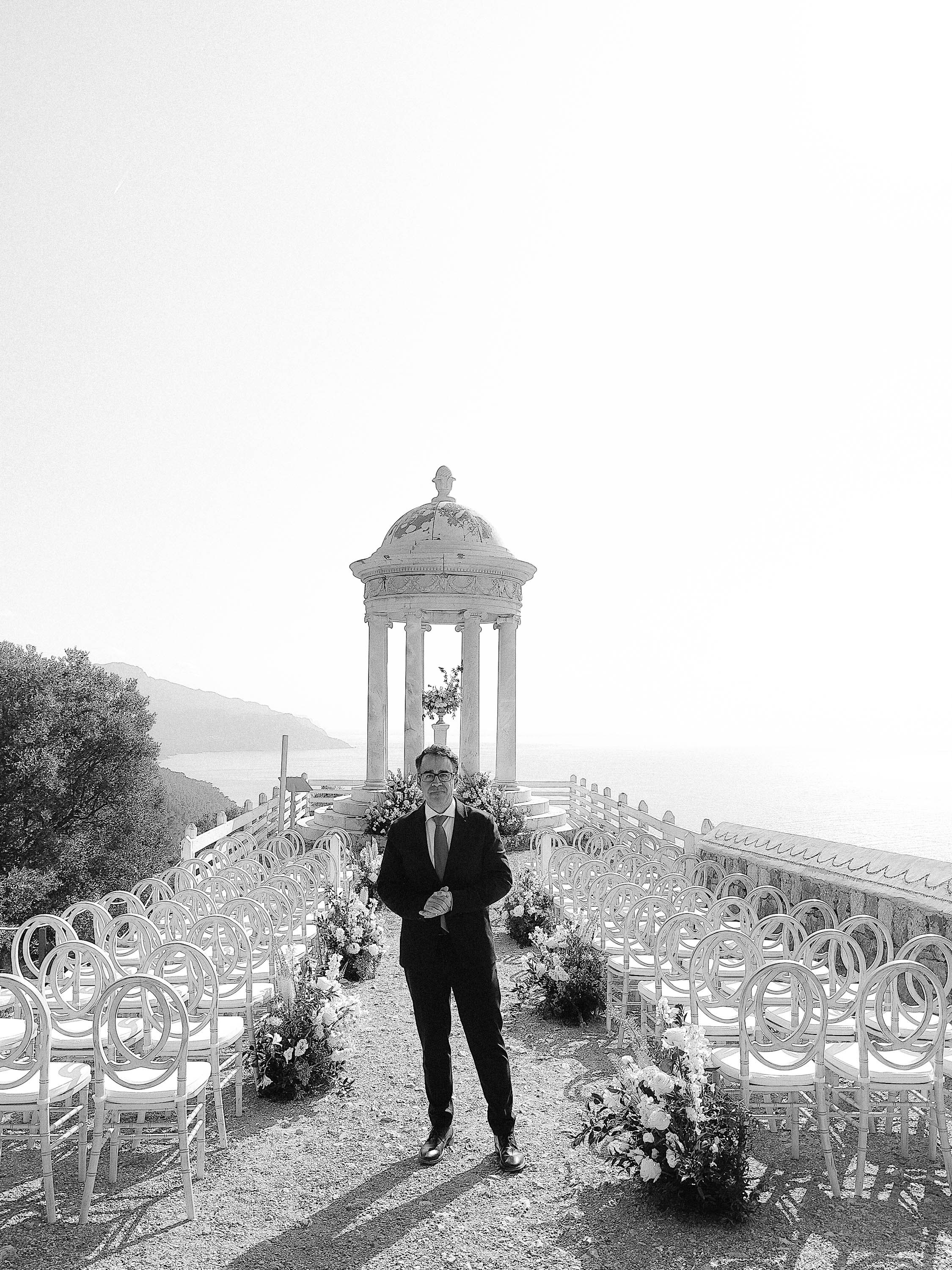 Wedding Ceremony in Finca Son Marroig. Wedding Celebrant in Mallorca Iban Collin