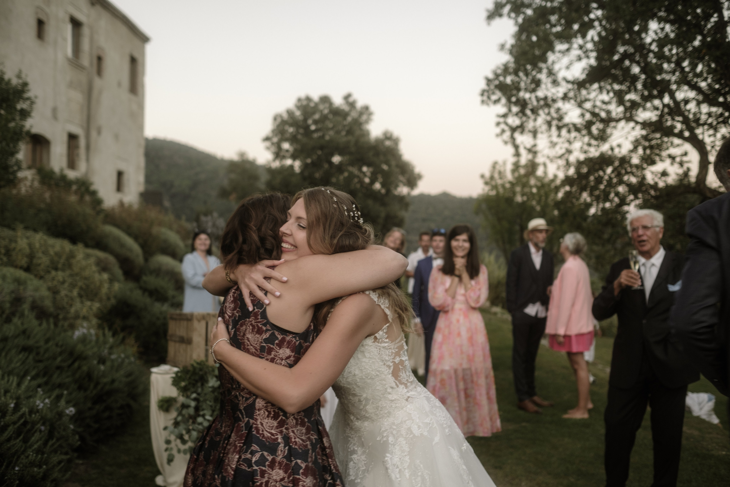 Svetlana & Alman. Monestir Sant Salvi. Paola fotógrafo / videografo de bodas en Barcelona
