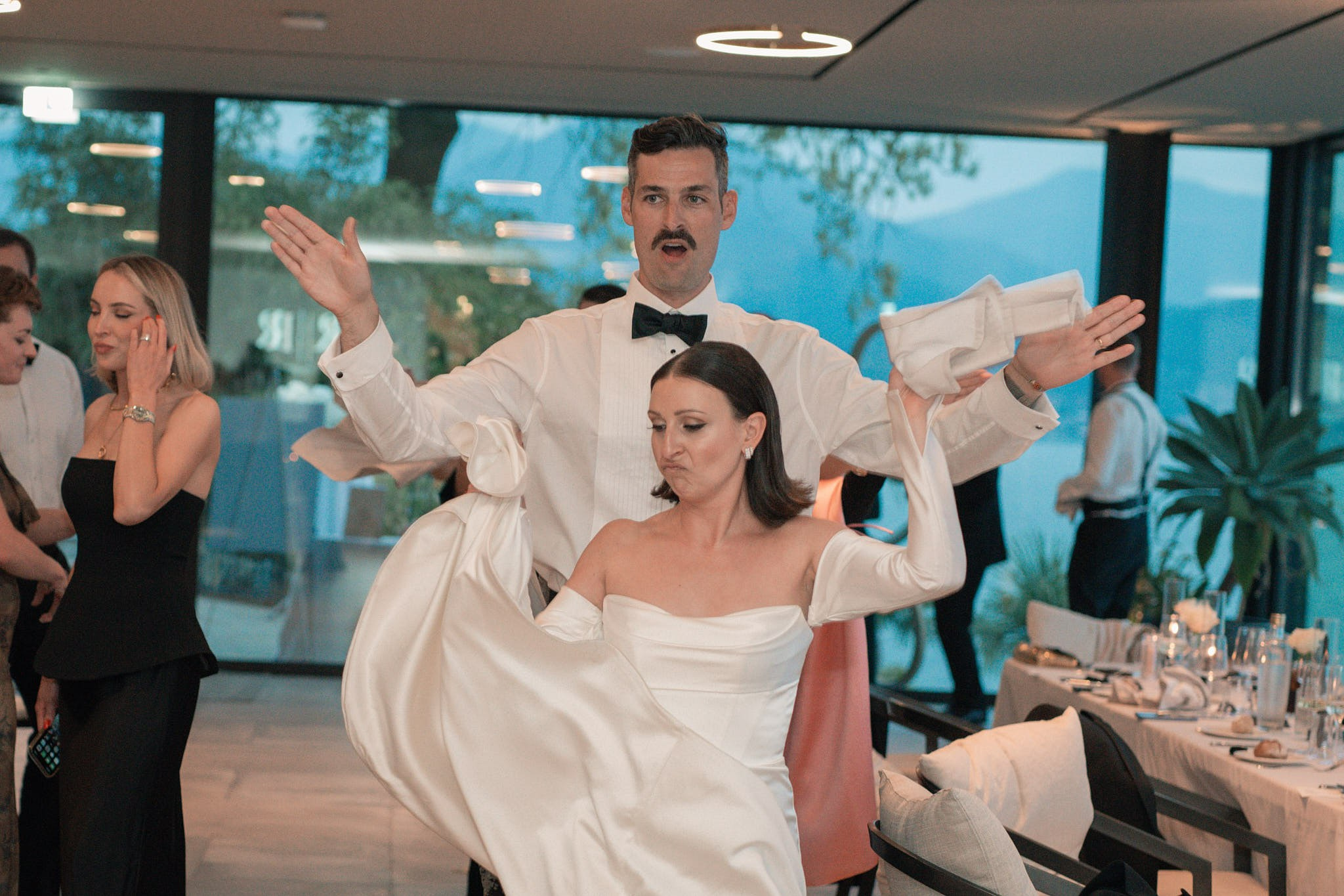 Roxie & Richard Wedding. Fotografo matrimonio Lago di Como Ferrari Media Production