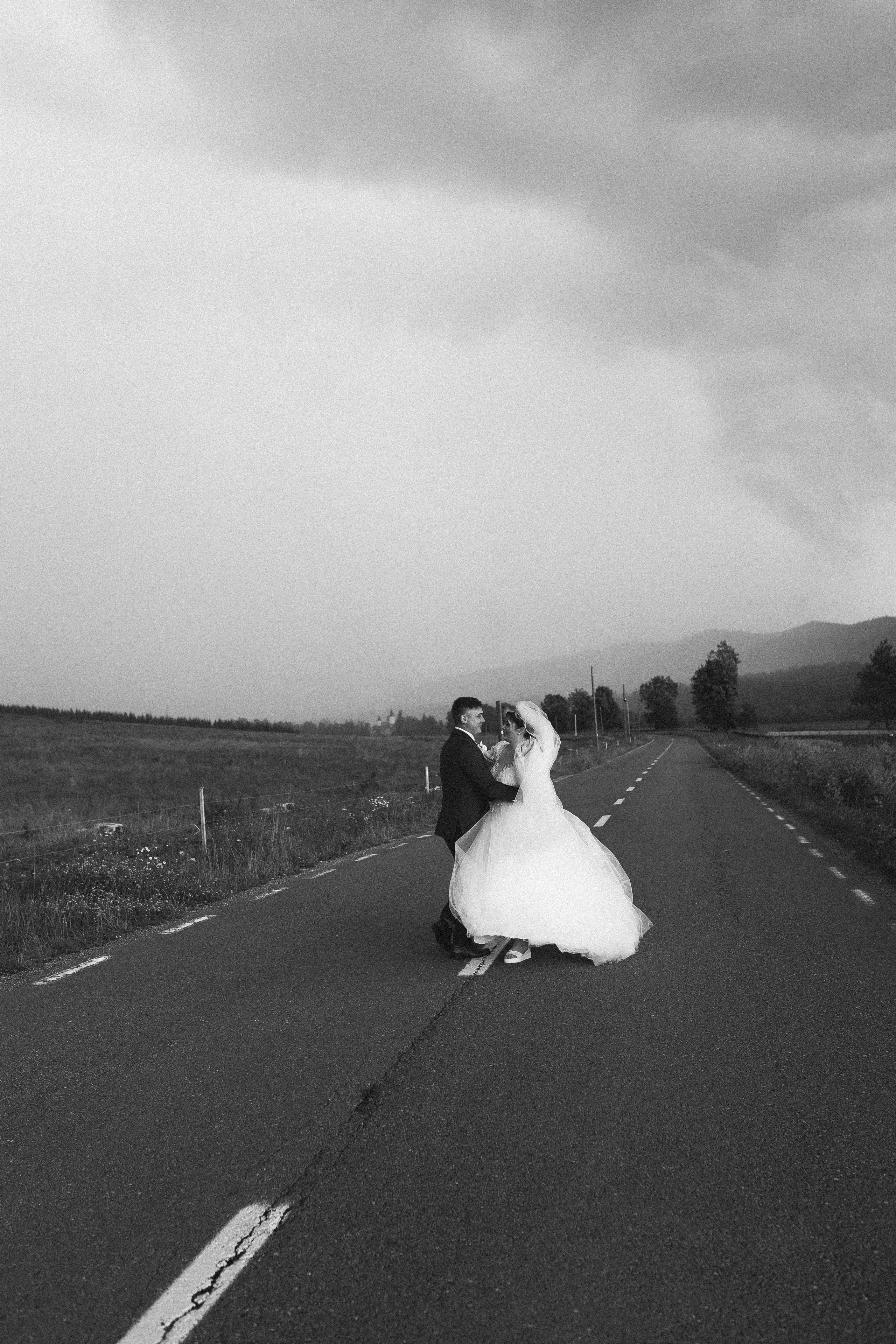 Oana & Andrei. Vlad Aconstantinesei Photographer