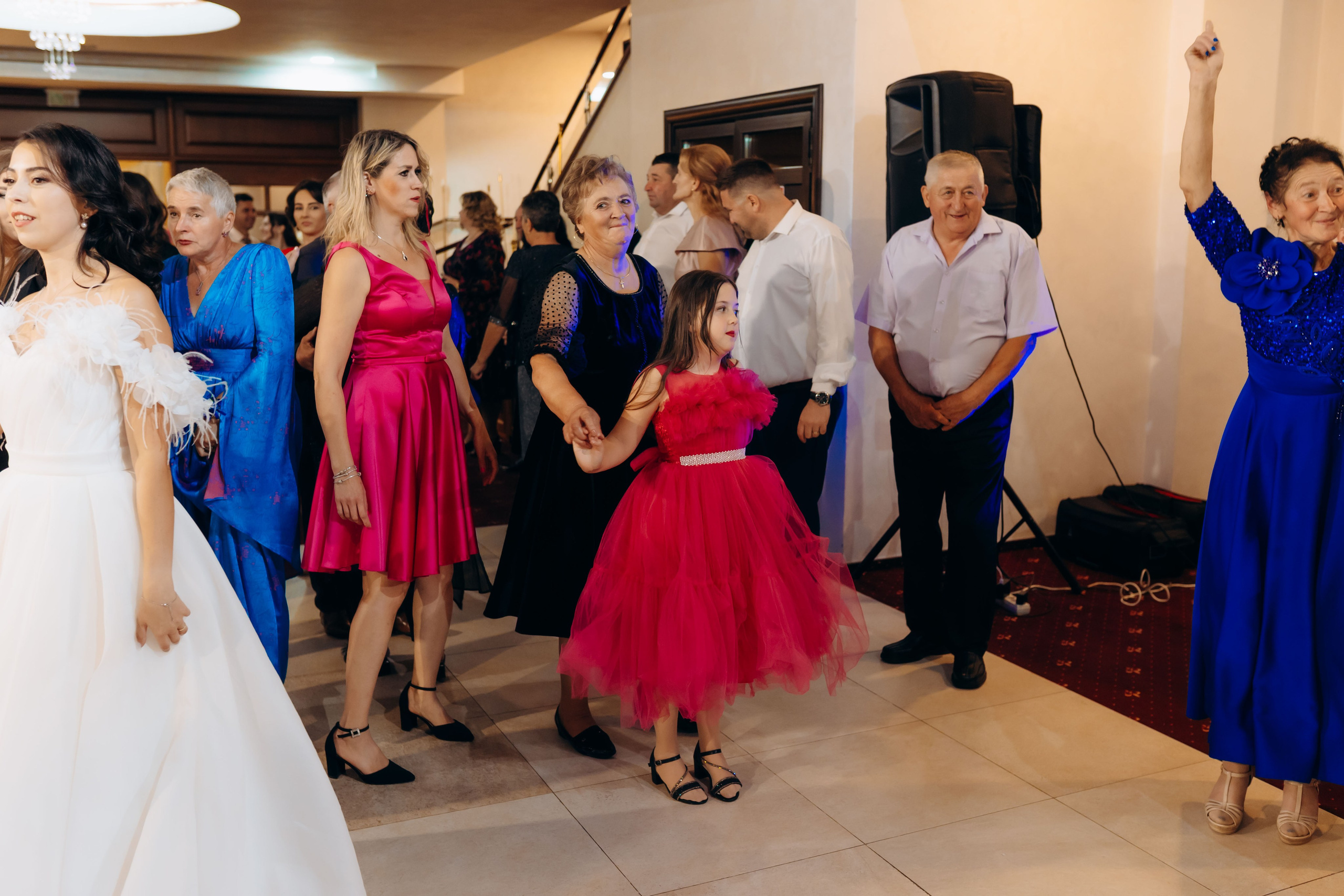 Loredana & Emilian – Ziua Nunții | Videografie - fotografie Botez Suceava, Iași, Botoșani. Servicii foto-video profesionale, pentru momente de neuitat