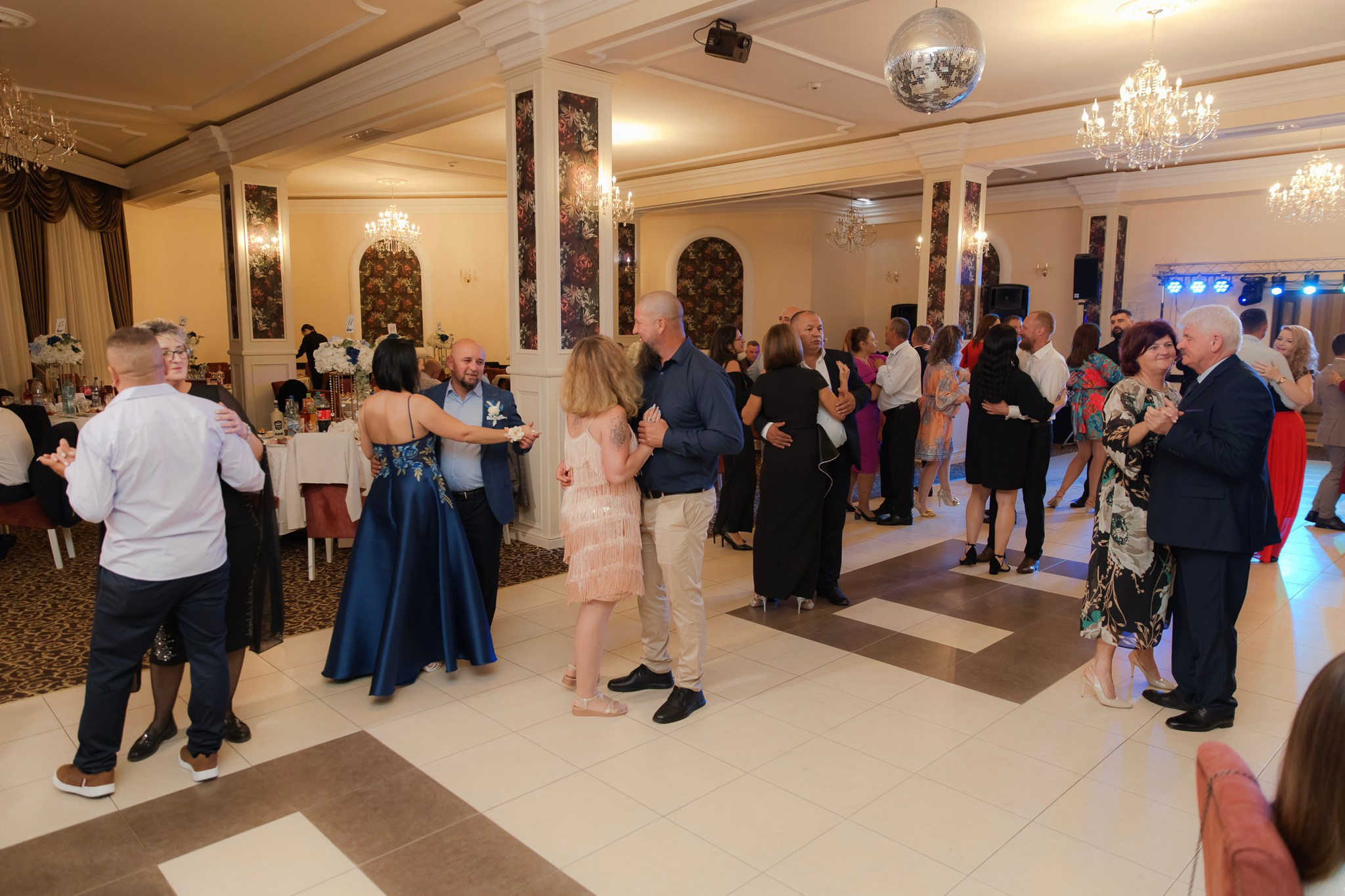 Mihai & Oana. Servicii foto-video profesionale, pentru momente de neuitat