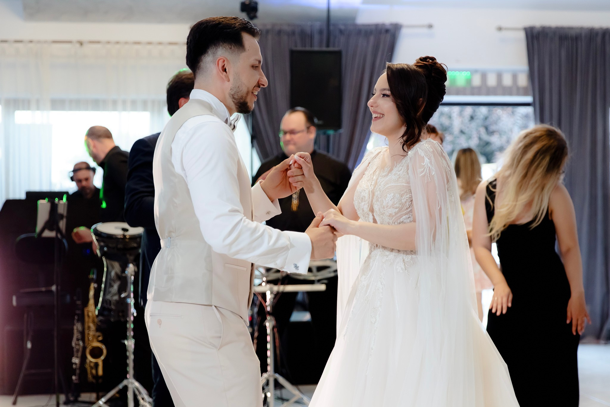 Ioana & Ionuț | Nuntă de poveste la Păstrăvăria Poiana din Mălini județul Suceava. Servicii foto-video profesionale, pentru momente de neuitat