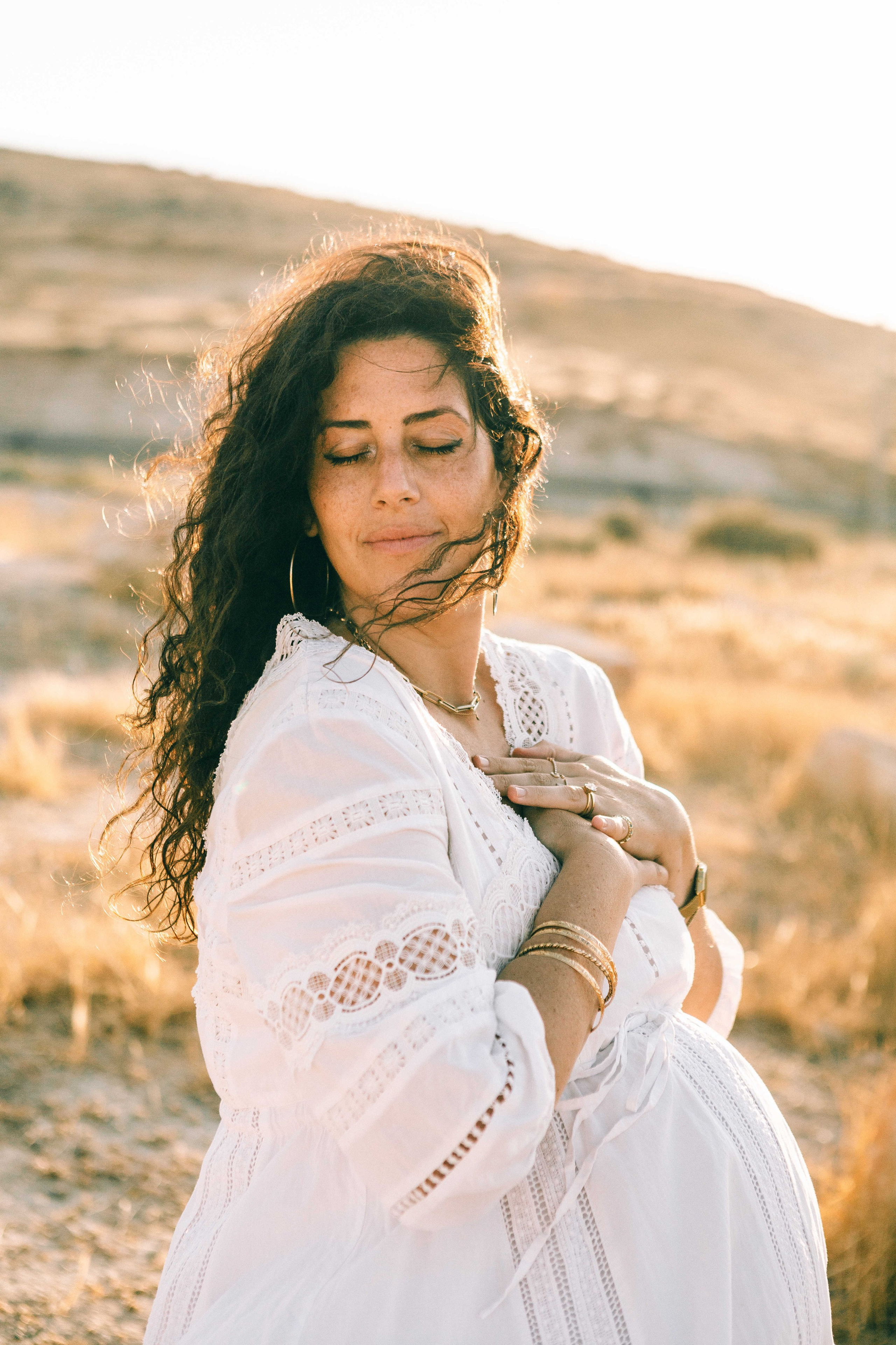 PREGNANT PHOTOSESSION IN THE DESERT. PHOTOGRAPHER IN ISRAEL