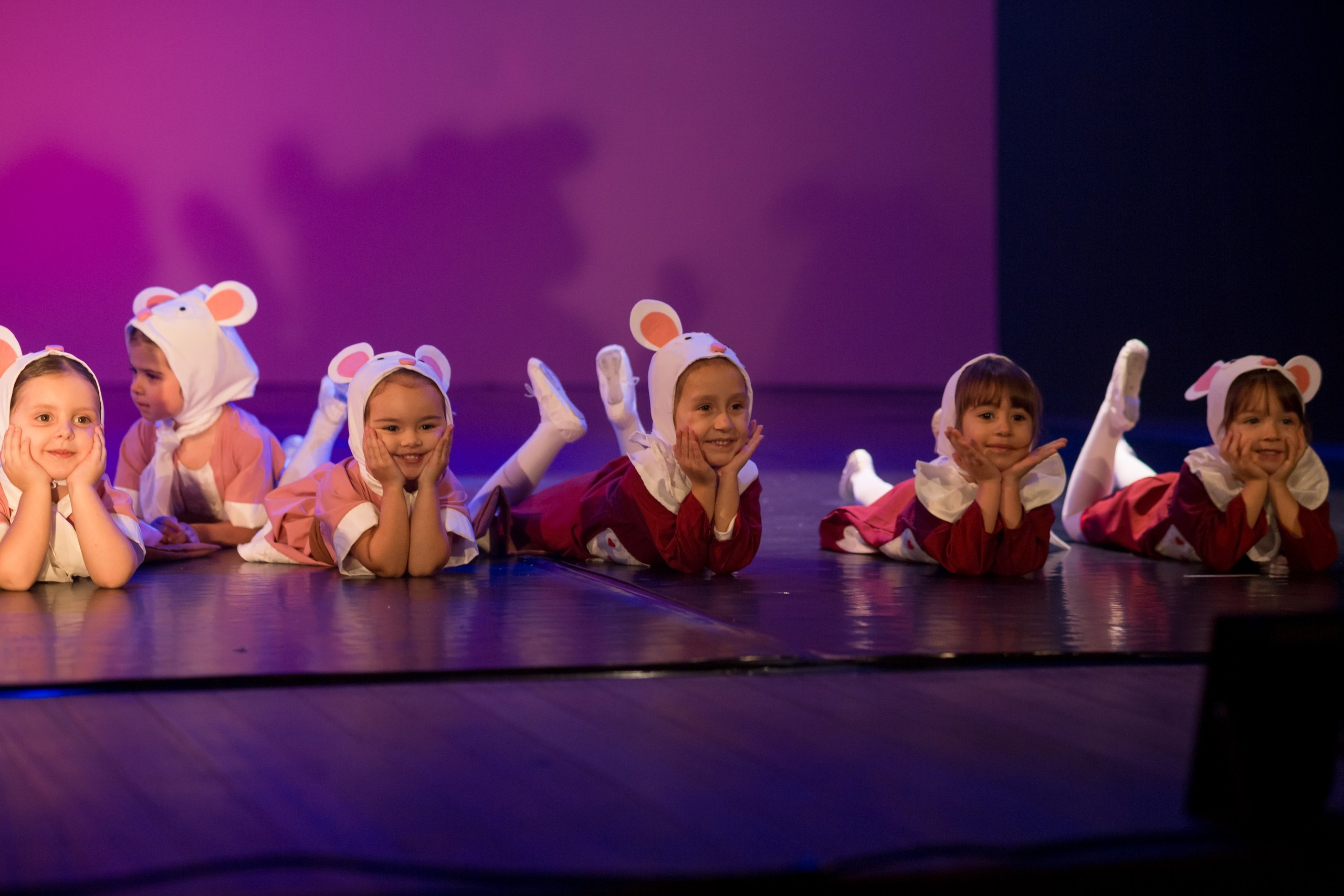 Espetáculo Teatral Alice no País das Maravilhas — Recriarte