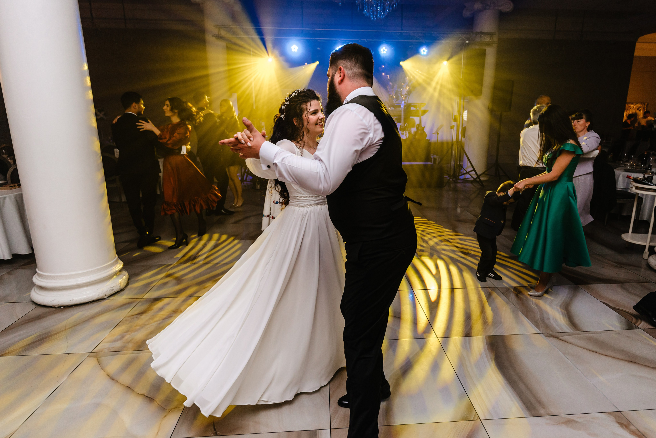 Radu Rahovan Fotograf de nuntǎ Cluj - Zalau - Alba - Târgu Mureș - Bistrița