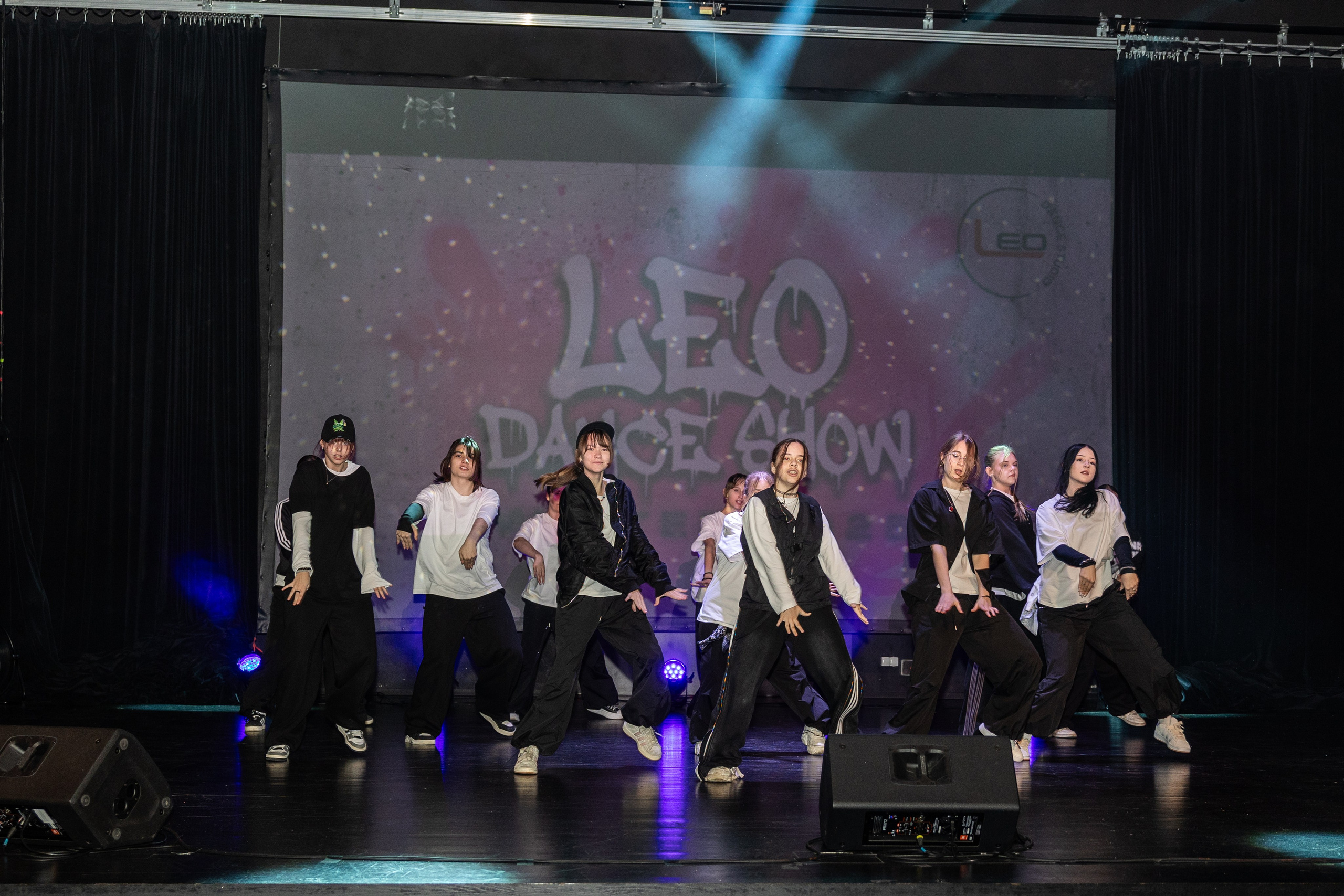 LEO DANCE SHOW WINTER 2025. Семейный и детский фотограф в Варшаве Мила Бобровская