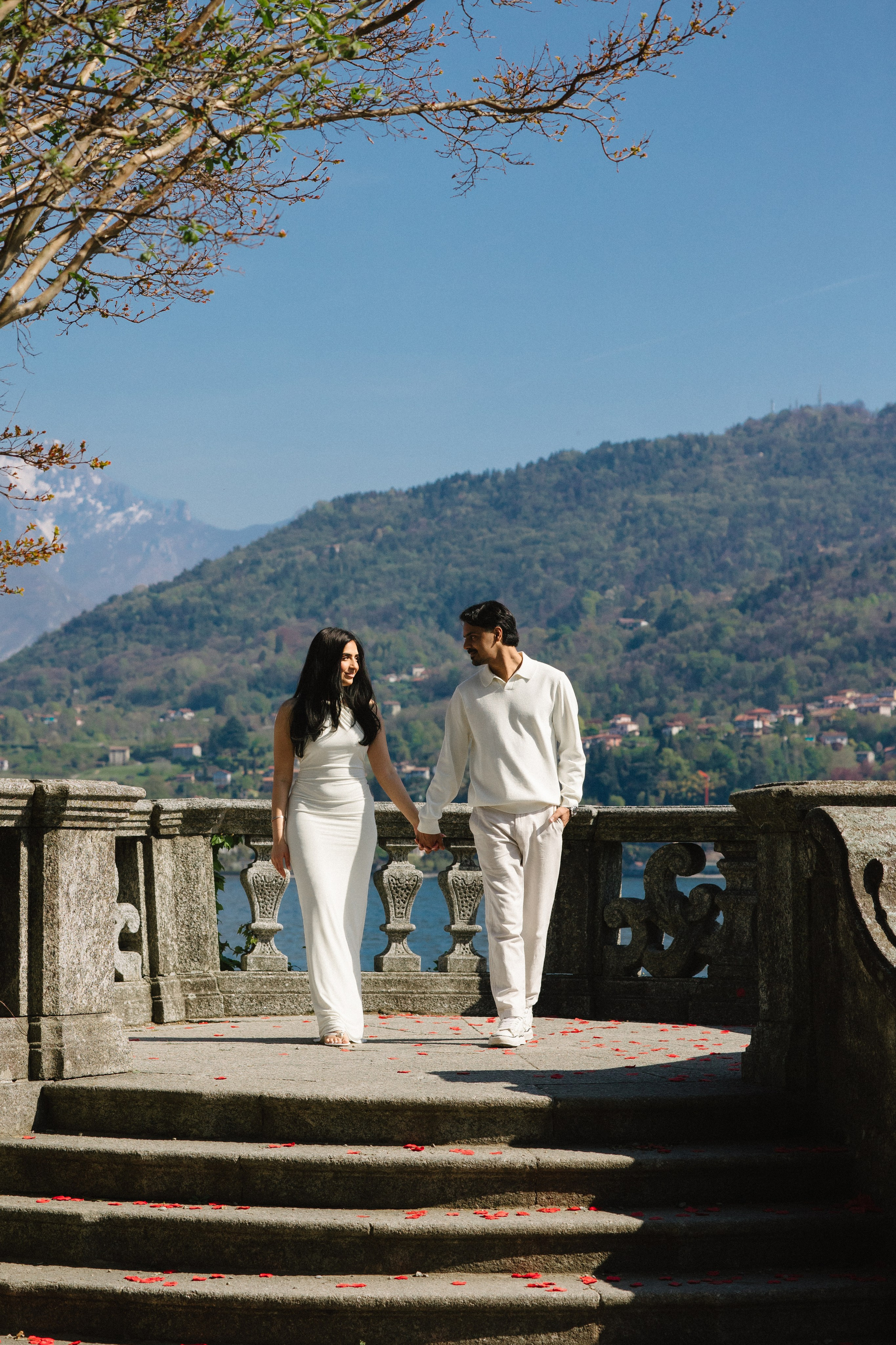 Vish & Kajal. Wedding photographer in Italy