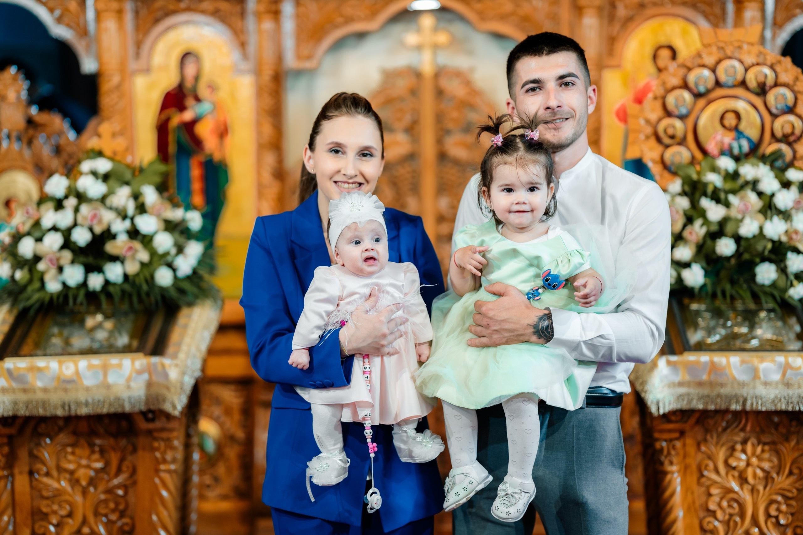 fotograf botez Miruna Parascheva, fotografie botez Botoșani, fotograf Alin Chirilă, amintiri botez, fotografii botez, botez Miruna Parascheva, fotograf copii, fotografie botez în Botoșani-alt="botez Miruna Parascheva, fotografie botez Alin Chirilă, amintiri botez, fotografii emoționante botez Botoșani"-- fotografii-botez-bebelus- amintiri-botez-micuț- moment-sfânt-crestinare- fotografie-emotionanta-botez- detalii-botez-bebelusi- parinti-fericiti-la-botez- fotograf-botez-profesionist- botez-in-biserica-ortodoxa- micuț-botezat-cu-emoție- zâmbete-și-lacrimi-la-botez- bebeluș-la-cristelniță- decor-botez-colorat- botez-cu-dragoste-și-credință- emotie-pura-la-botez- fotograf-botez-botosani- botez-iasi-suceava-fotograf- amintiri-nepretuite-botez