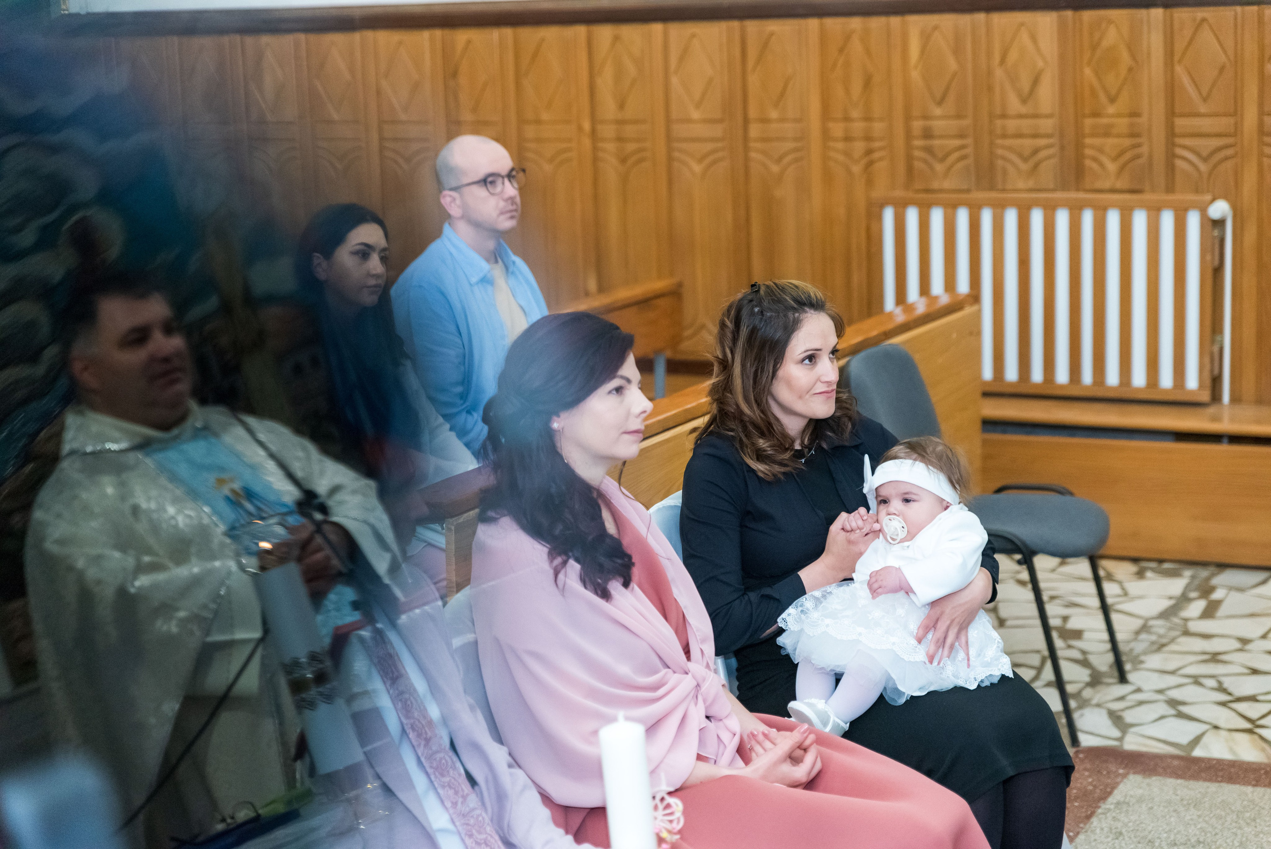 Catholic baptism photographer, church photo session, baby photos, professional baptism photographer Bucharest, family photo session, baby photo session, baptism photos at home, baby preparation photos, baby baptism, baptism customs, baptism photographer, baptism photo offer , professional photographer Bucharest, baptism.