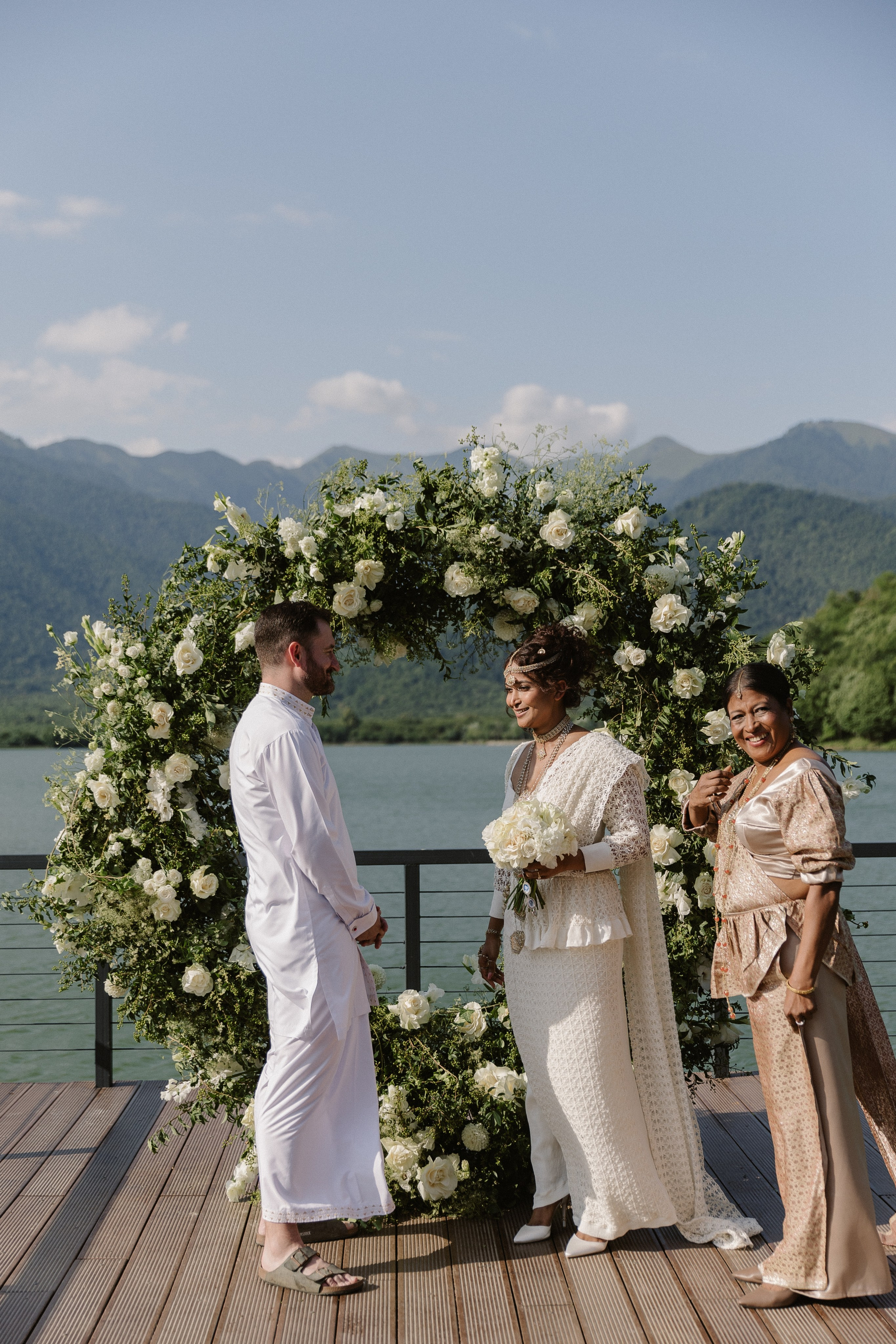 Thesakaya and Kevin. Photographer Anna Nazarenko