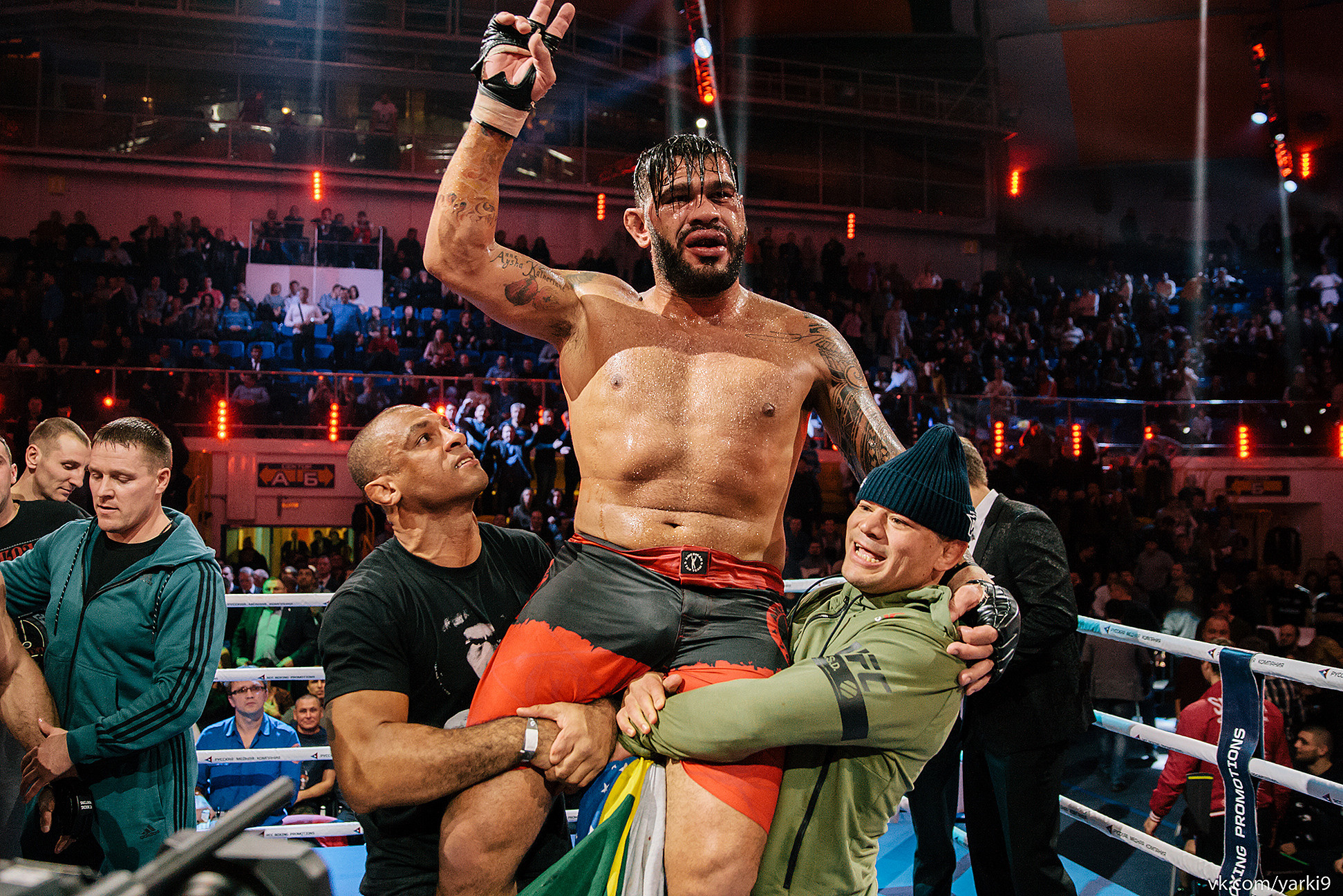Boxing. Photographer in New York City
