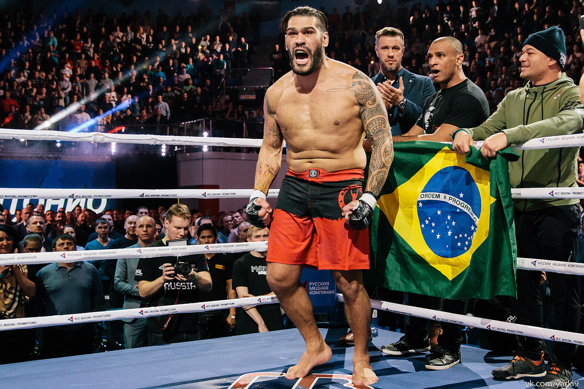 Boxing. Photographer in New York City