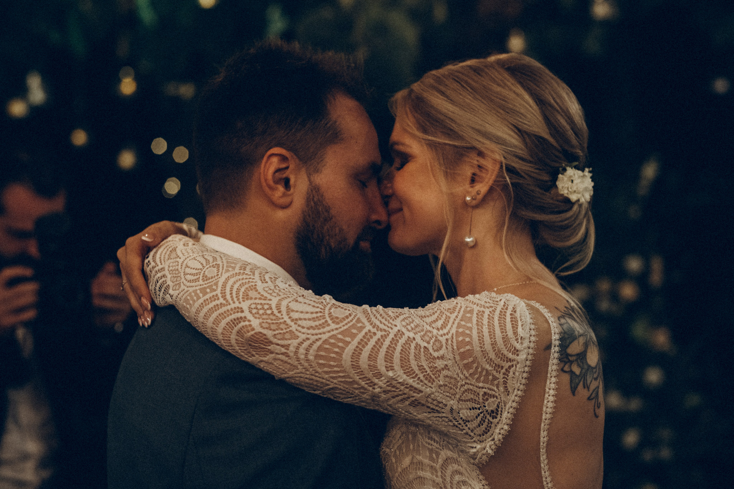 Nadezhda & Dmitry. Masia Mas Coll. Paola wedding photographer / videographer in Barcelona