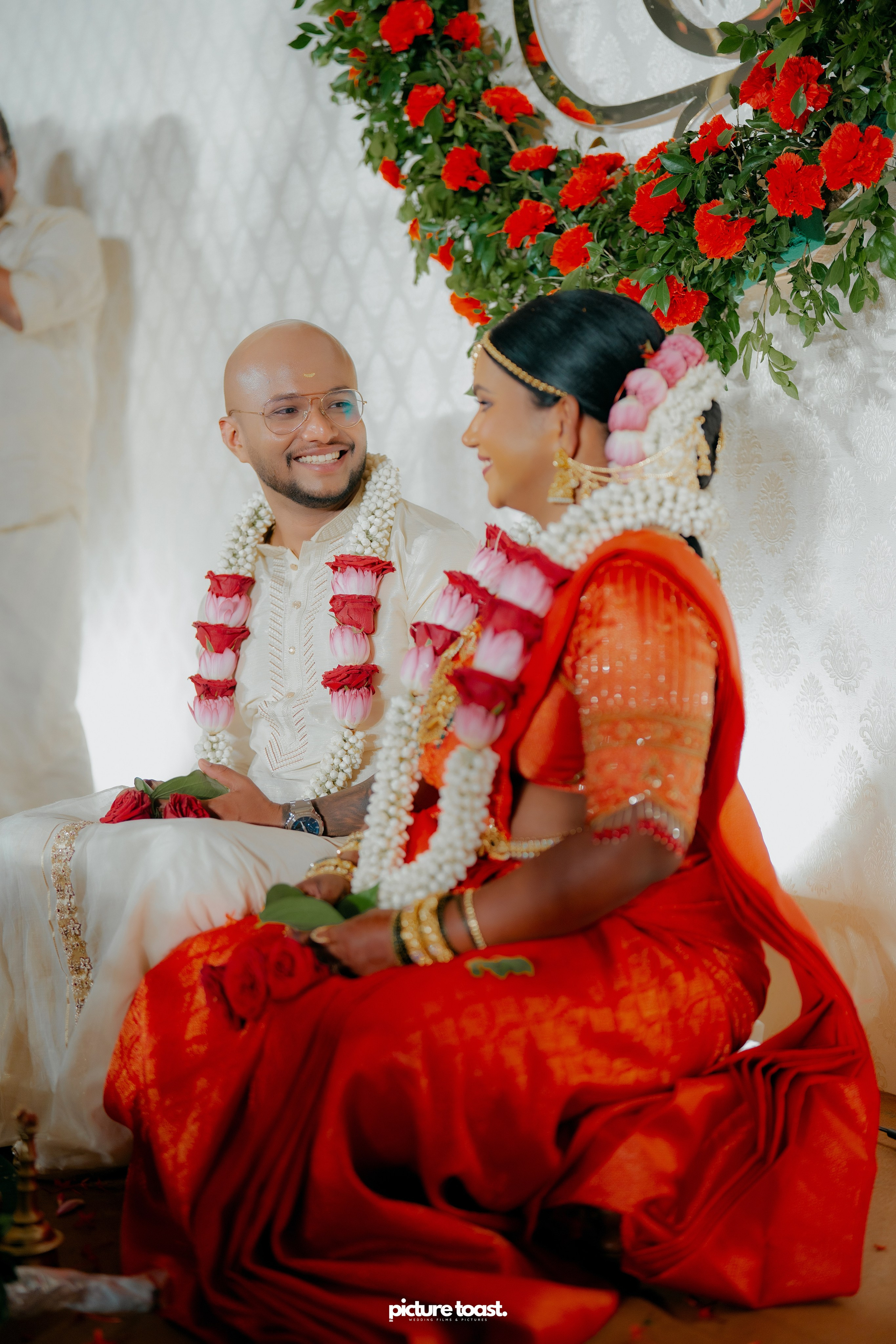 Traditional Kerala Hindu Wedding Ft. Anusree & Vishnu. Fine art Wedding Photographers in India & Canada