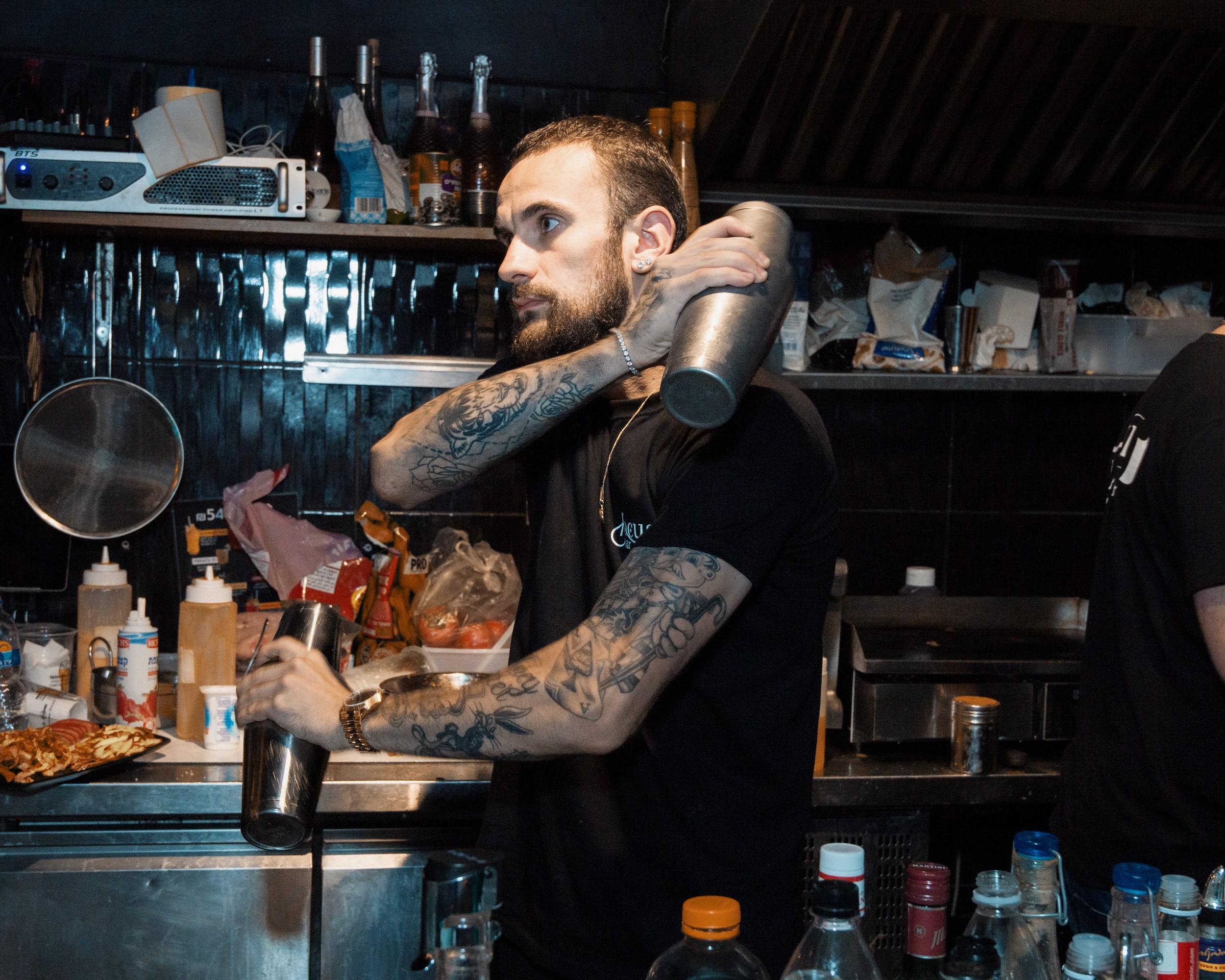 Контентная съемка для бара Focus. Портретный и репортажный фотограф в Израиле Рома Бирман