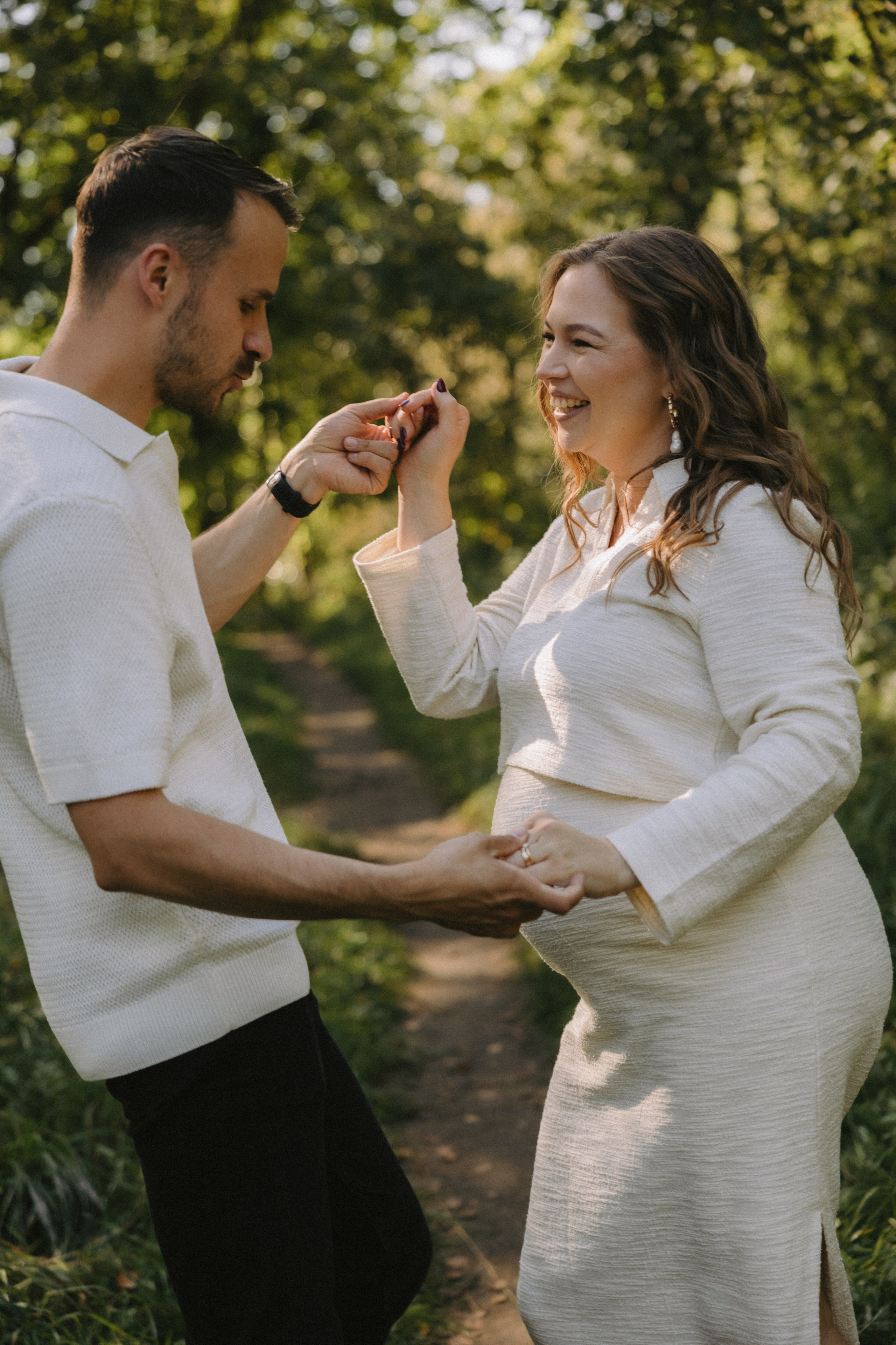 Sigita ir Artūras | Pabėgimas į gamtą ir aštrūs šešėliai. Vestuvių ir šeimų fotografė Lena Bondarenko / belove photo