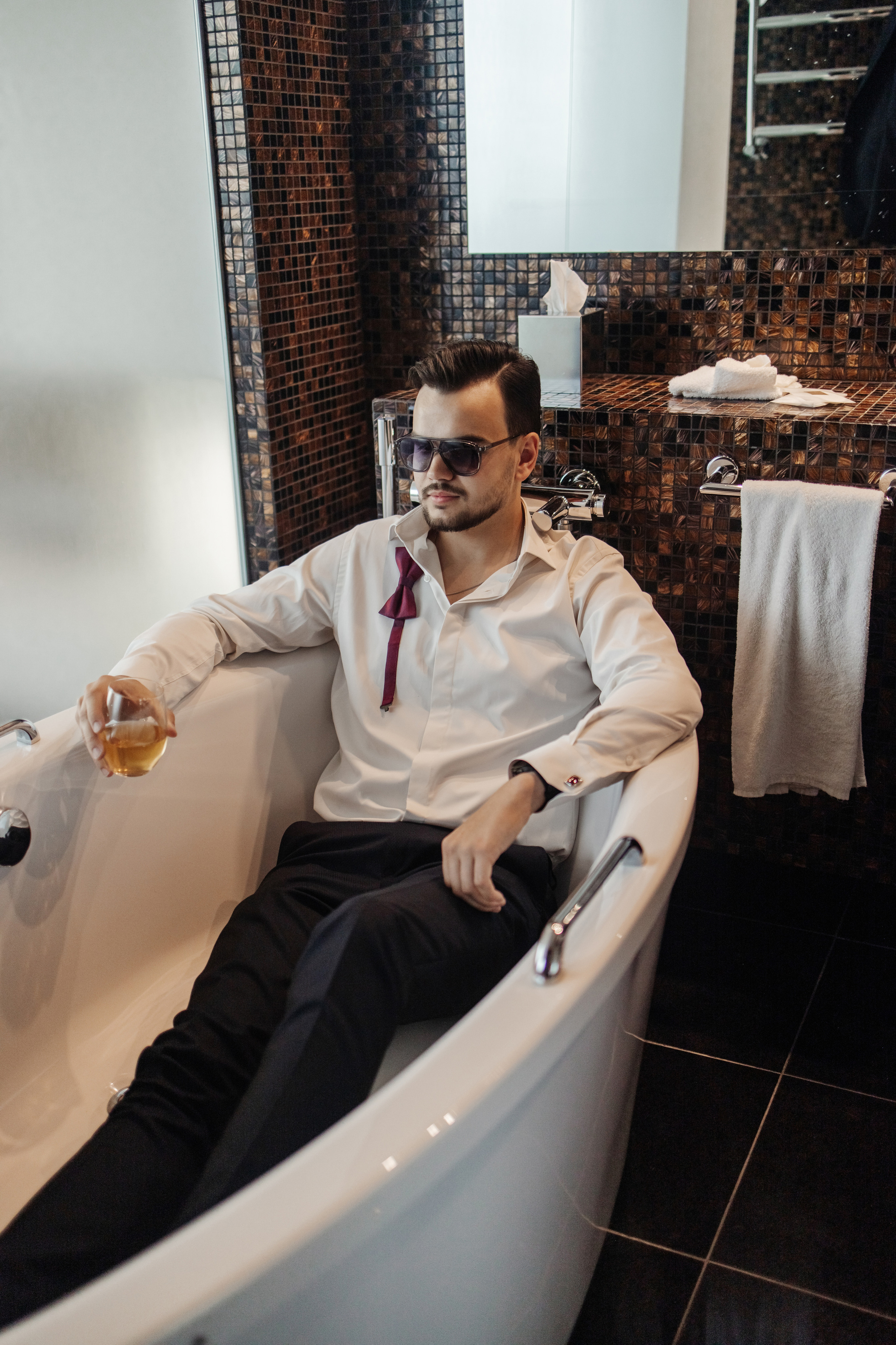 Tilstedeværelse av kjærlighet: Bryllupsbilder som varer livet ut. Bryllupsfotograf i hele Norge