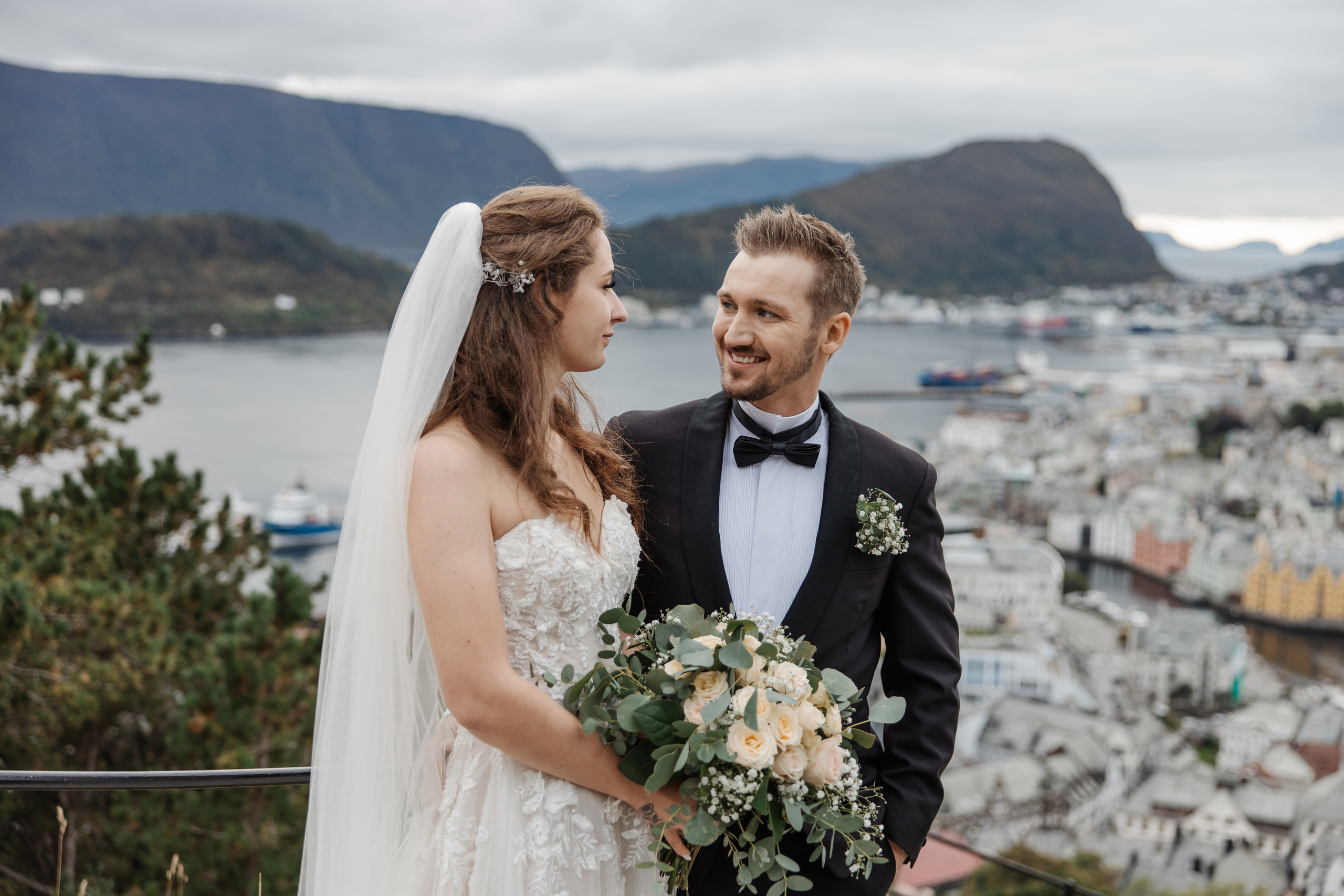 Bryllupsfotograf: Fanget i øyeblikket, for alltid bevart. Bryllupsfotograf i hele Norge