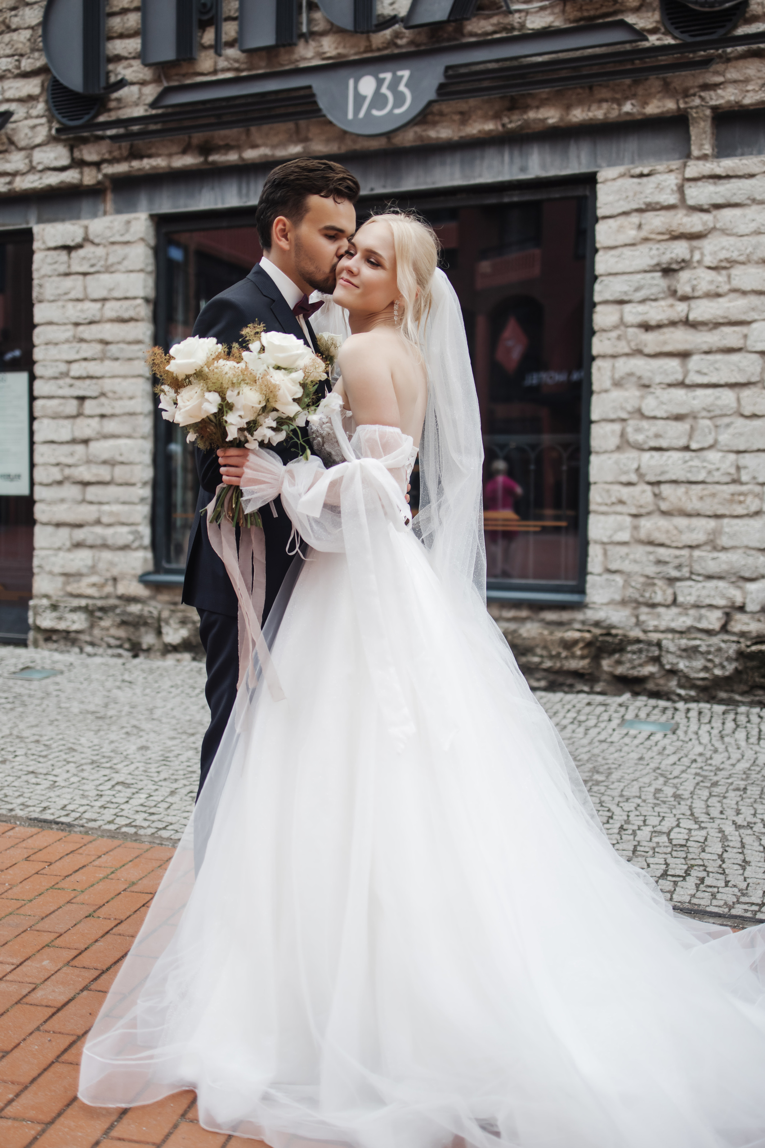 Tilstedeværelse av kjærlighet: Bryllupsbilder som varer livet ut. Bryllupsfotograf i hele Norge