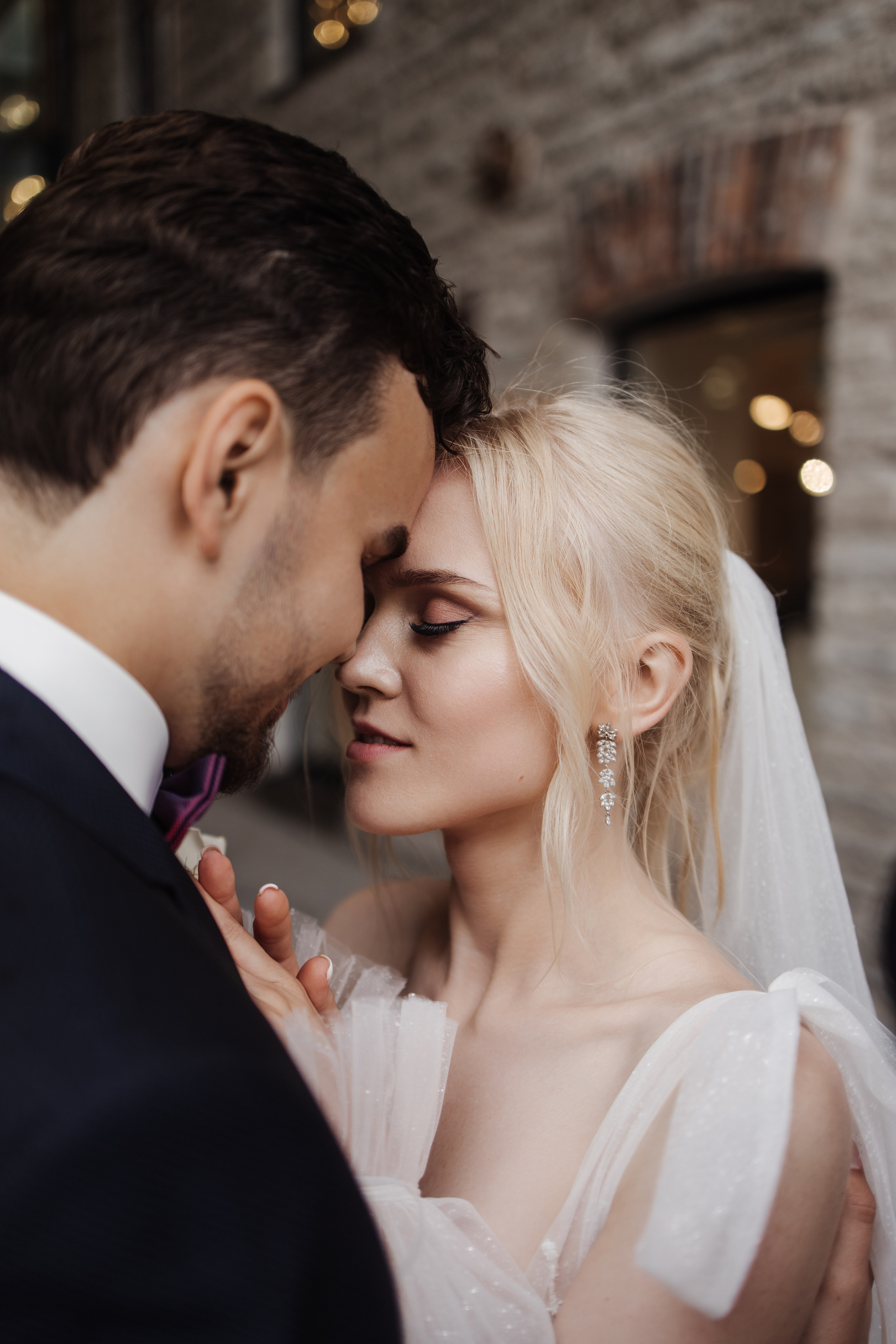 Tilstedeværelse av kjærlighet: Bryllupsbilder som varer livet ut. Bryllupsfotograf i hele Norge