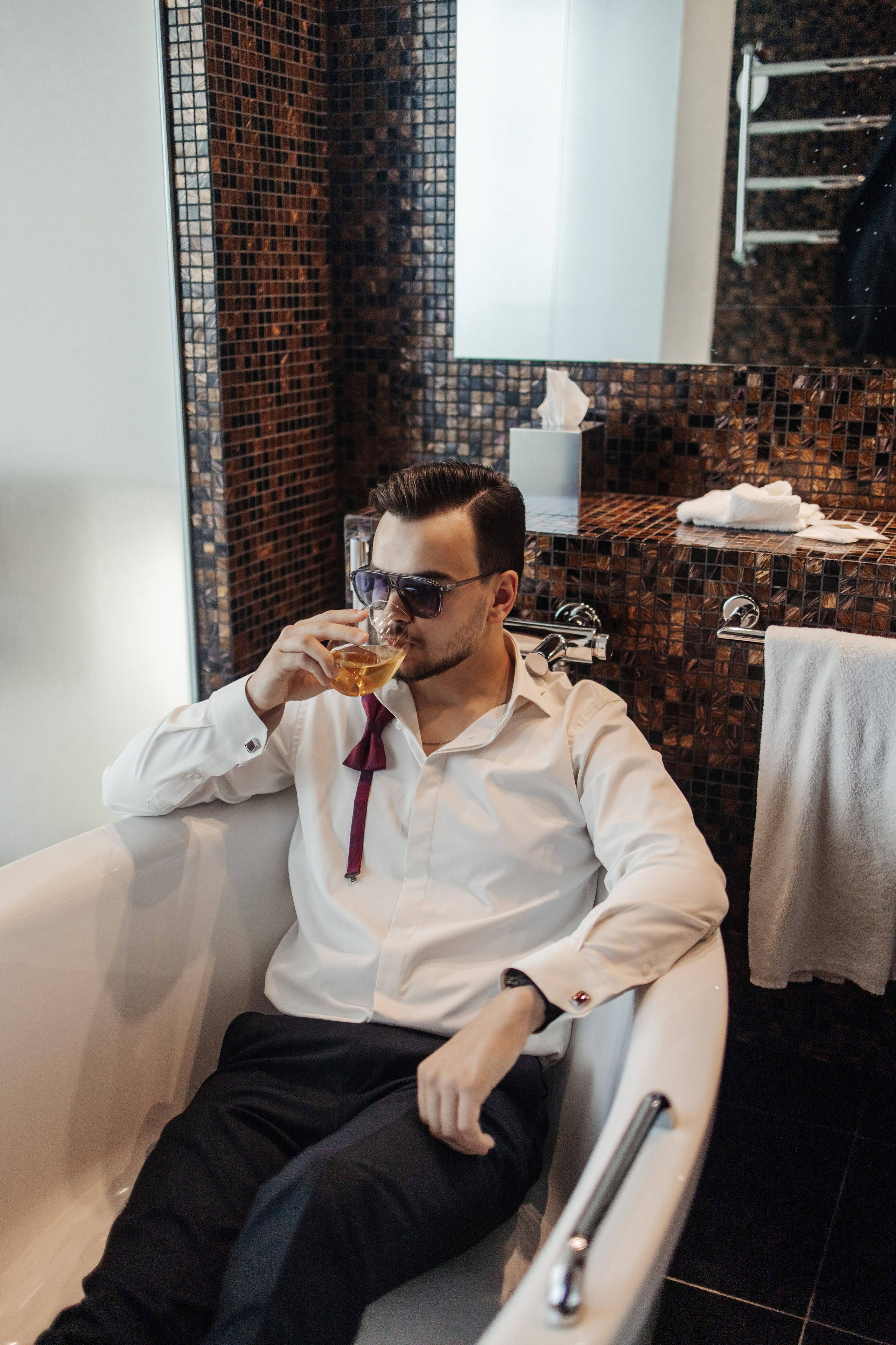 Tilstedeværelse av kjærlighet: Bryllupsbilder som varer livet ut. Bryllupsfotograf i hele Norge