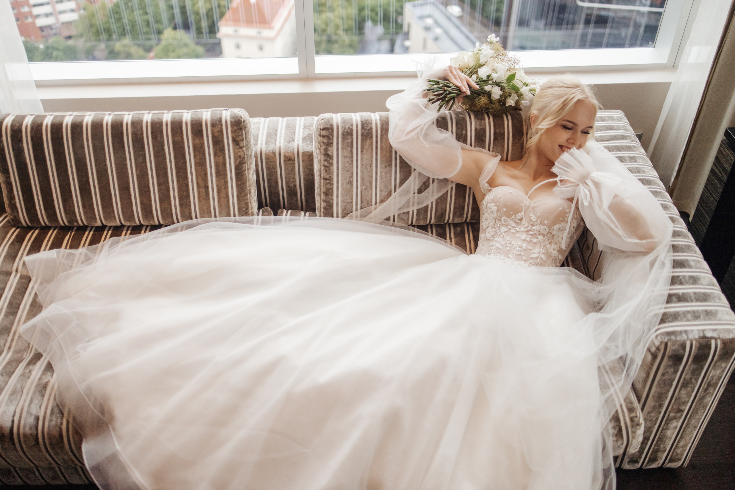 Tilstedeværelse av kjærlighet: Bryllupsbilder som varer livet ut. Bryllupsfotograf i hele Norge