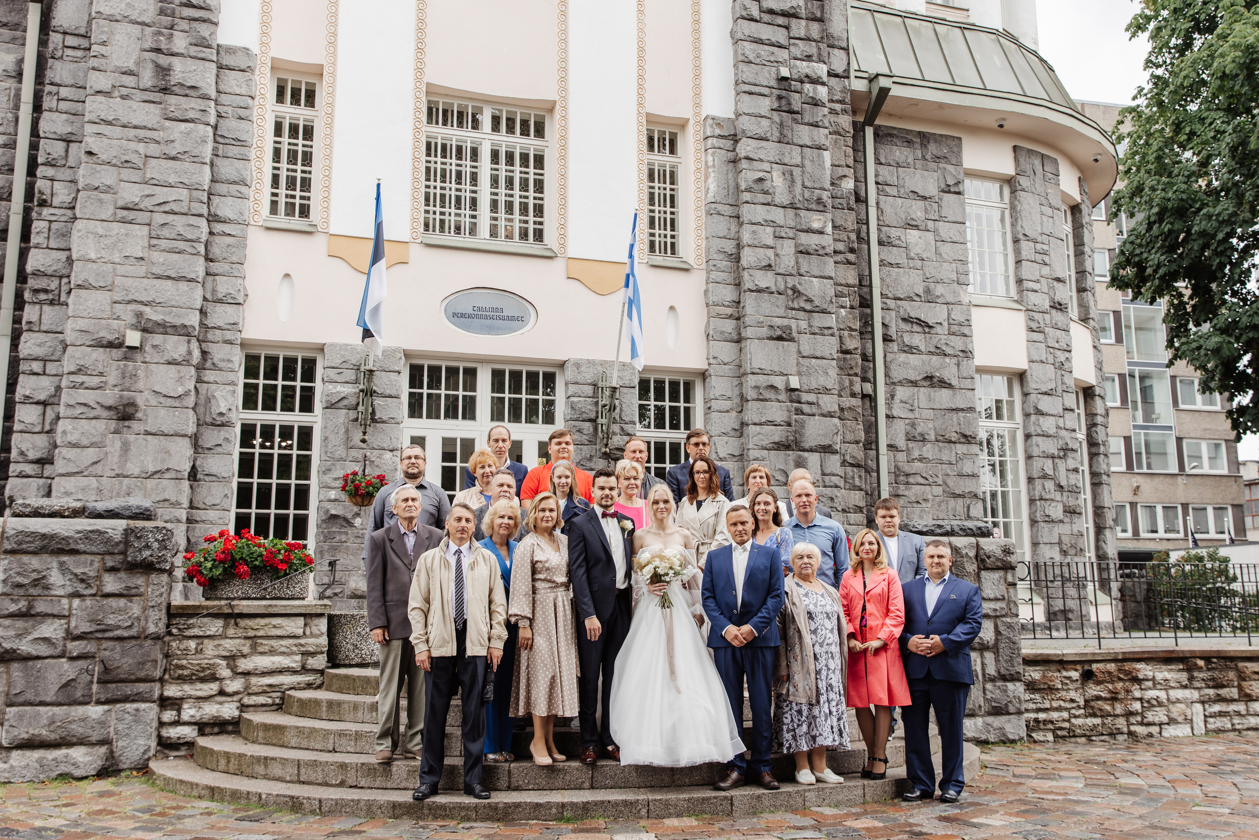 Tilstedeværelse av kjærlighet: Bryllupsbilder som varer livet ut. Bryllupsfotograf i hele Norge