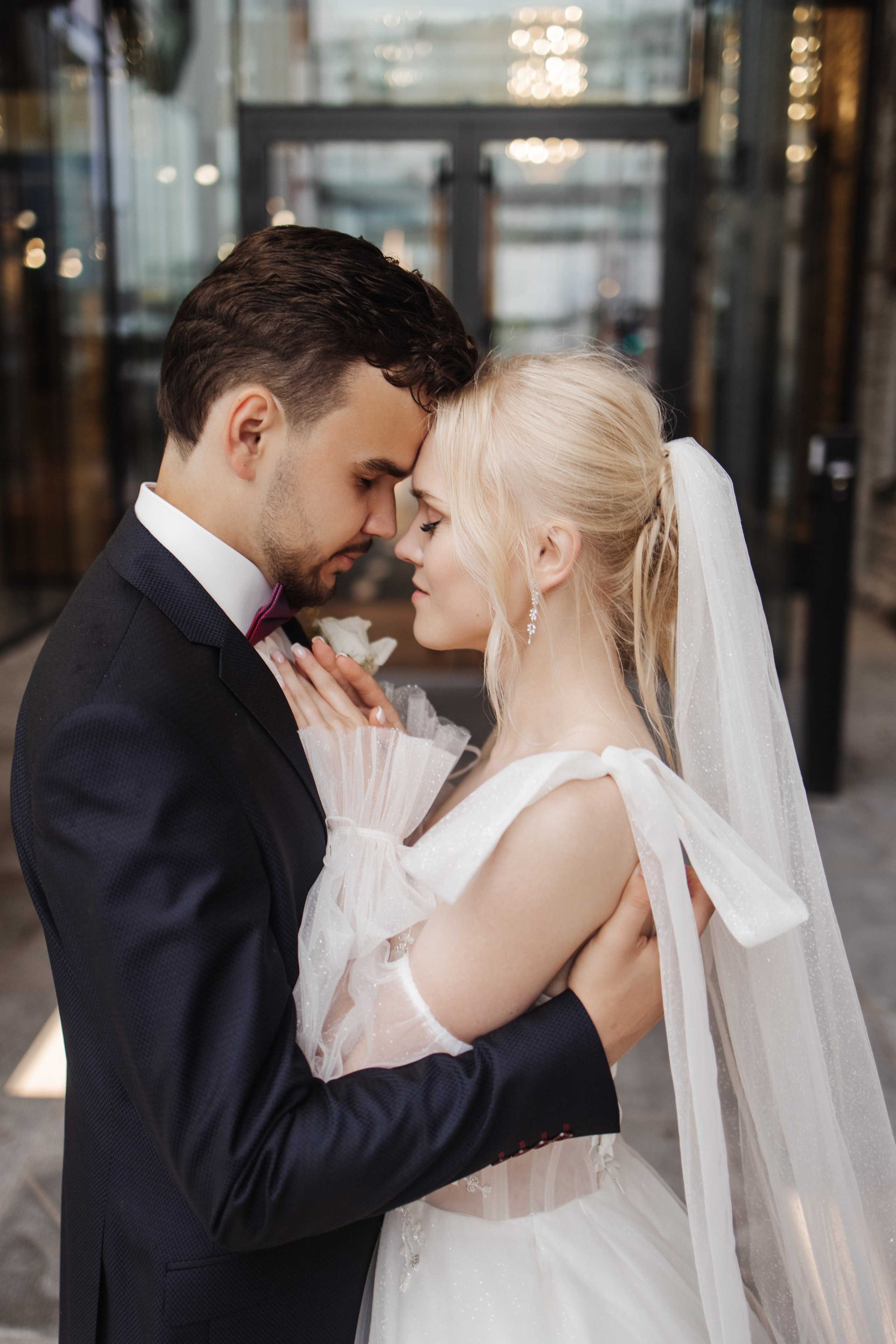 Tilstedeværelse av kjærlighet: Bryllupsbilder som varer livet ut. Bryllupsfotograf i hele Norge