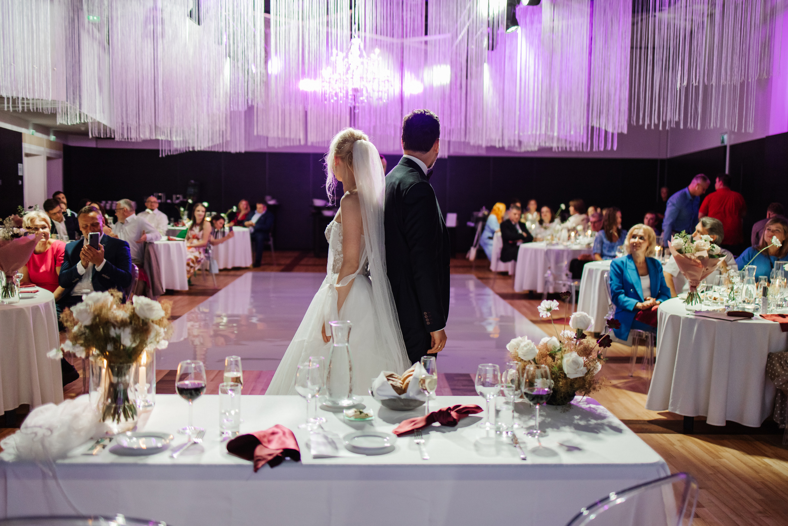 Tilstedeværelse av kjærlighet: Bryllupsbilder som varer livet ut. Bryllupsfotograf i hele Norge