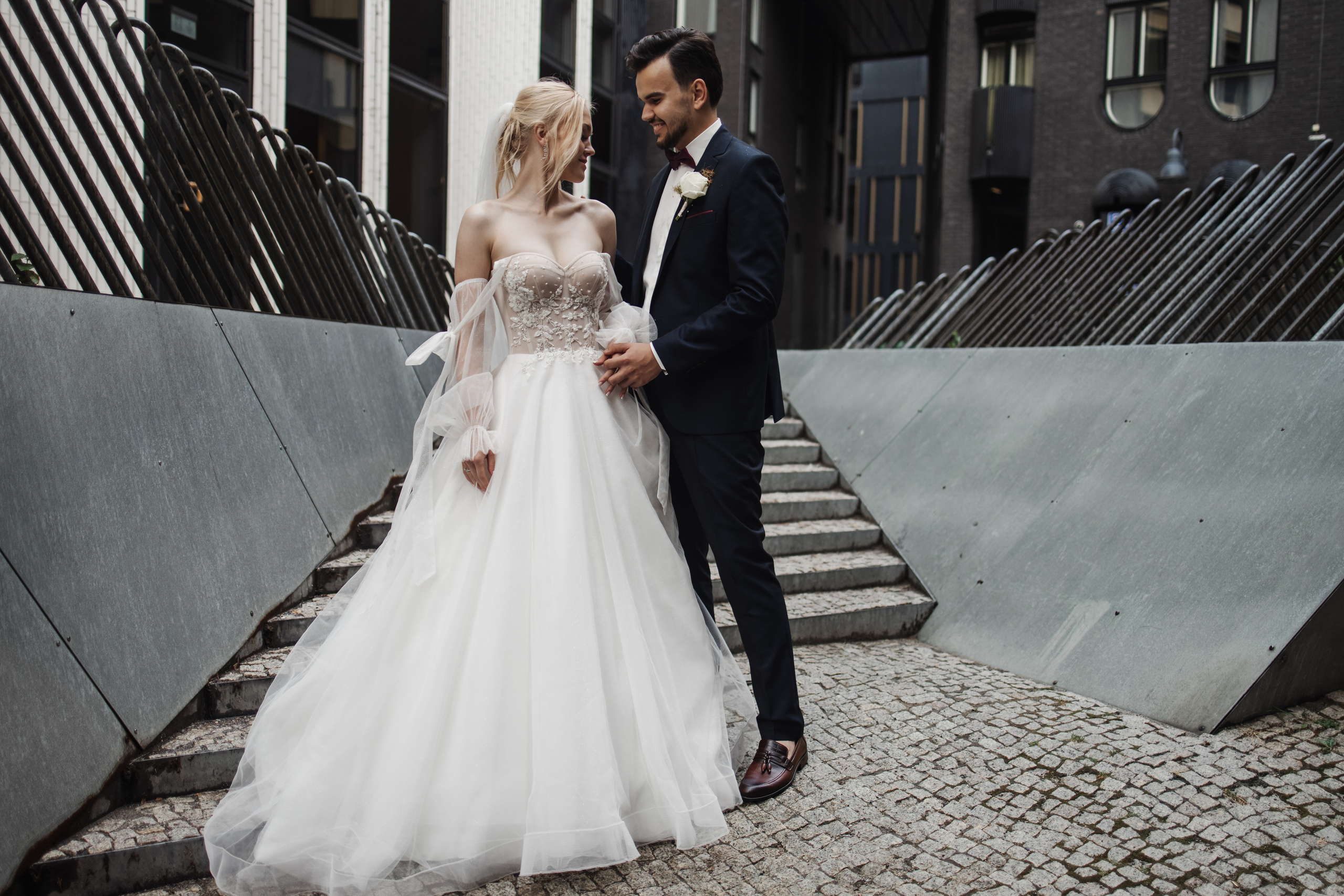 Tilstedeværelse av kjærlighet: Bryllupsbilder som varer livet ut. Bryllupsfotograf i hele Norge