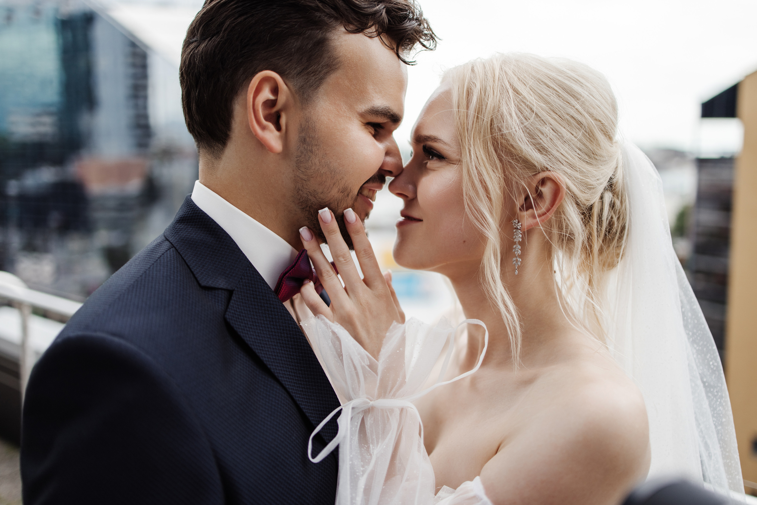 Tilstedeværelse av kjærlighet: Bryllupsbilder som varer livet ut. Bryllupsfotograf i hele Norge