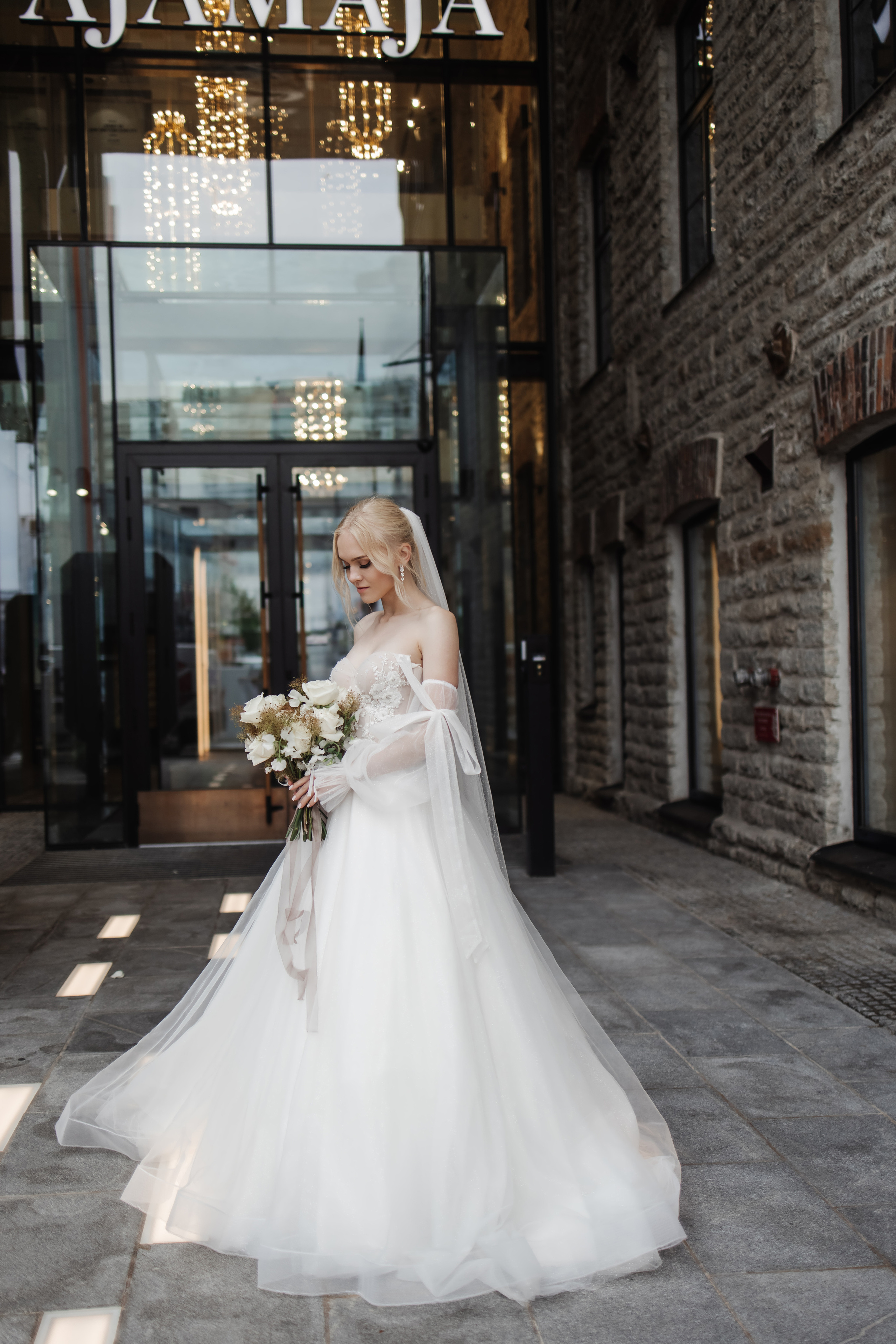 Tilstedeværelse av kjærlighet: Bryllupsbilder som varer livet ut. Bryllupsfotograf i hele Norge