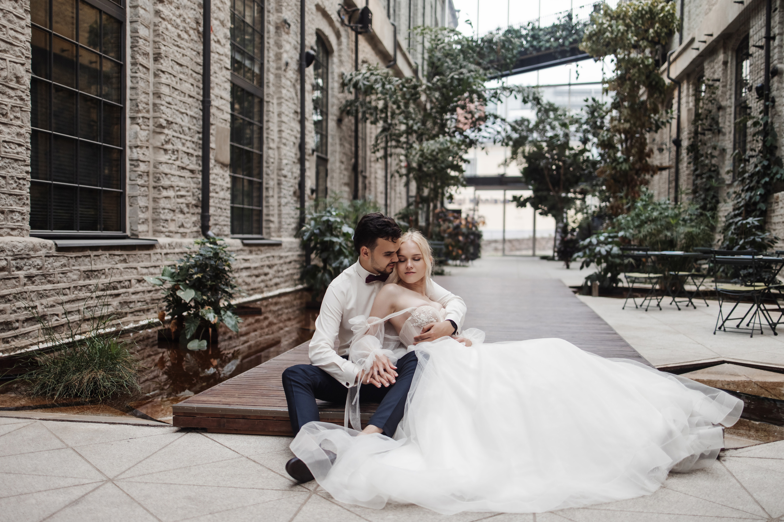 Tilstedeværelse av kjærlighet: Bryllupsbilder som varer livet ut. Bryllupsfotograf i hele Norge