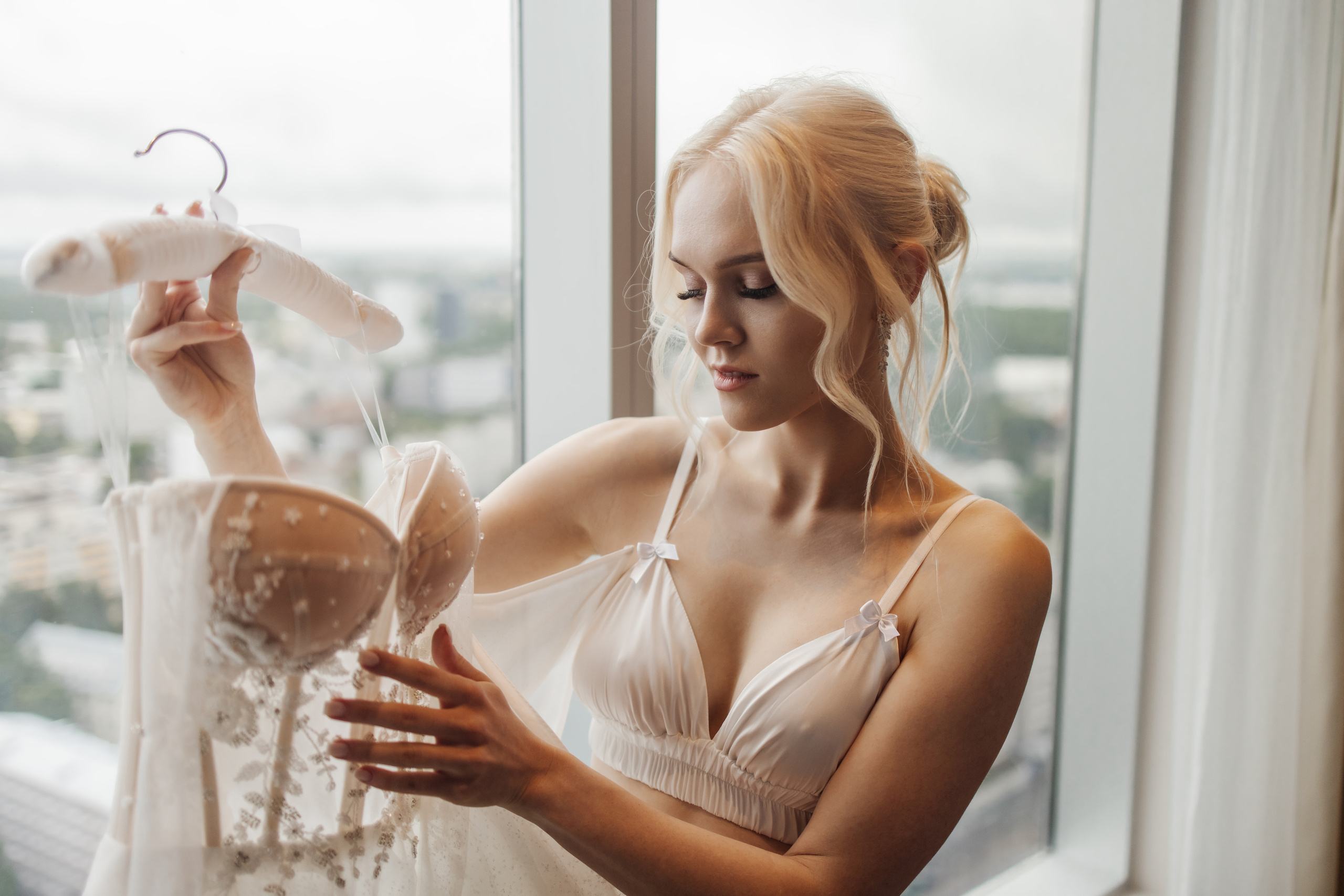 Tilstedeværelse av kjærlighet: Bryllupsbilder som varer livet ut. Bryllupsfotograf i hele Norge