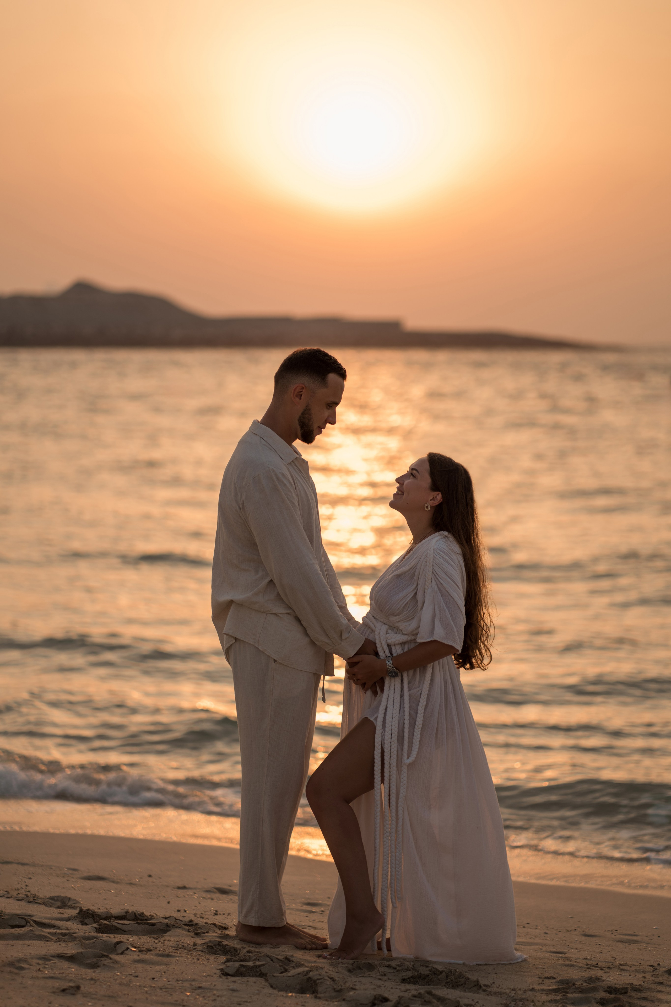 Golden hour, growing love. Angela Iakovleva — Family Photographer in Dubai
