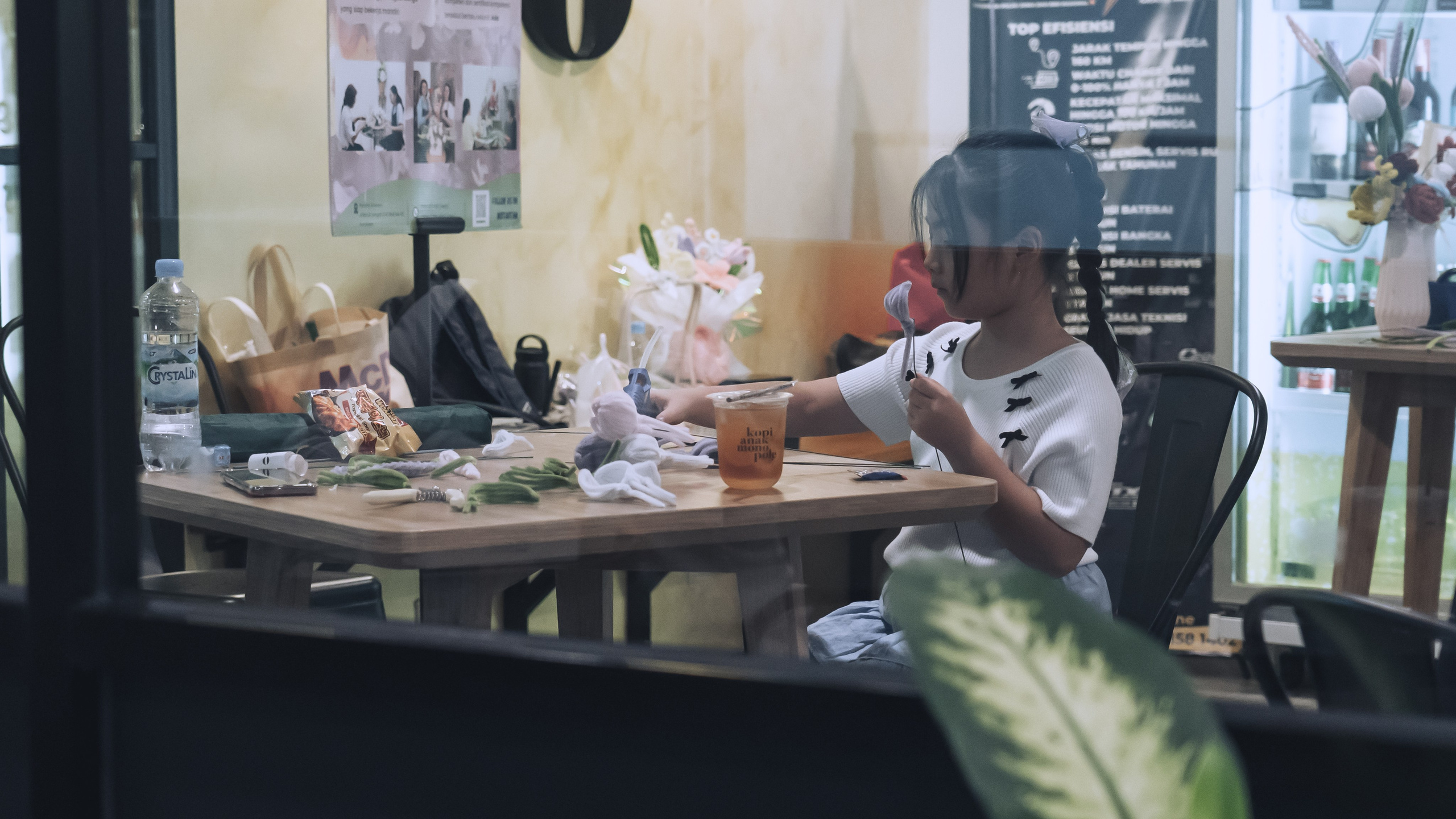 Pipe Cleaner Flower Workshop. Aro Salaka Event Photography