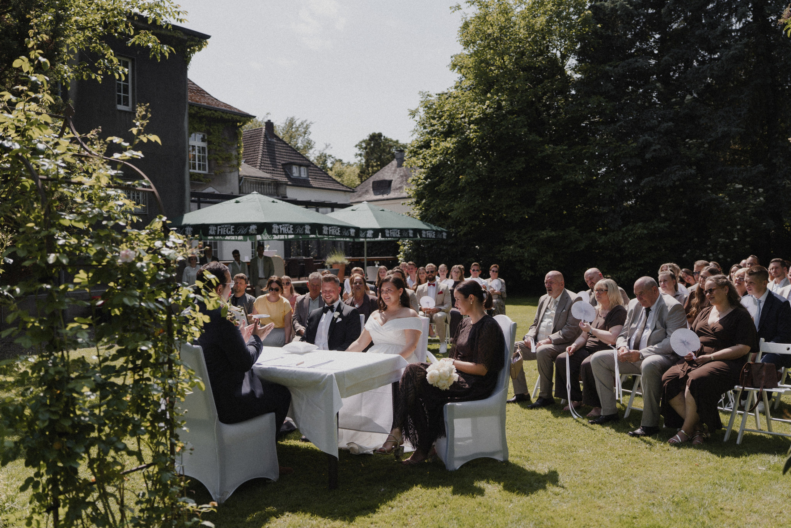 Jessica & Felix I Gesellschaft Harmonie Bochum. Hochzeitsfotografin Bochum | Halyna Reiche Fotografie NRW