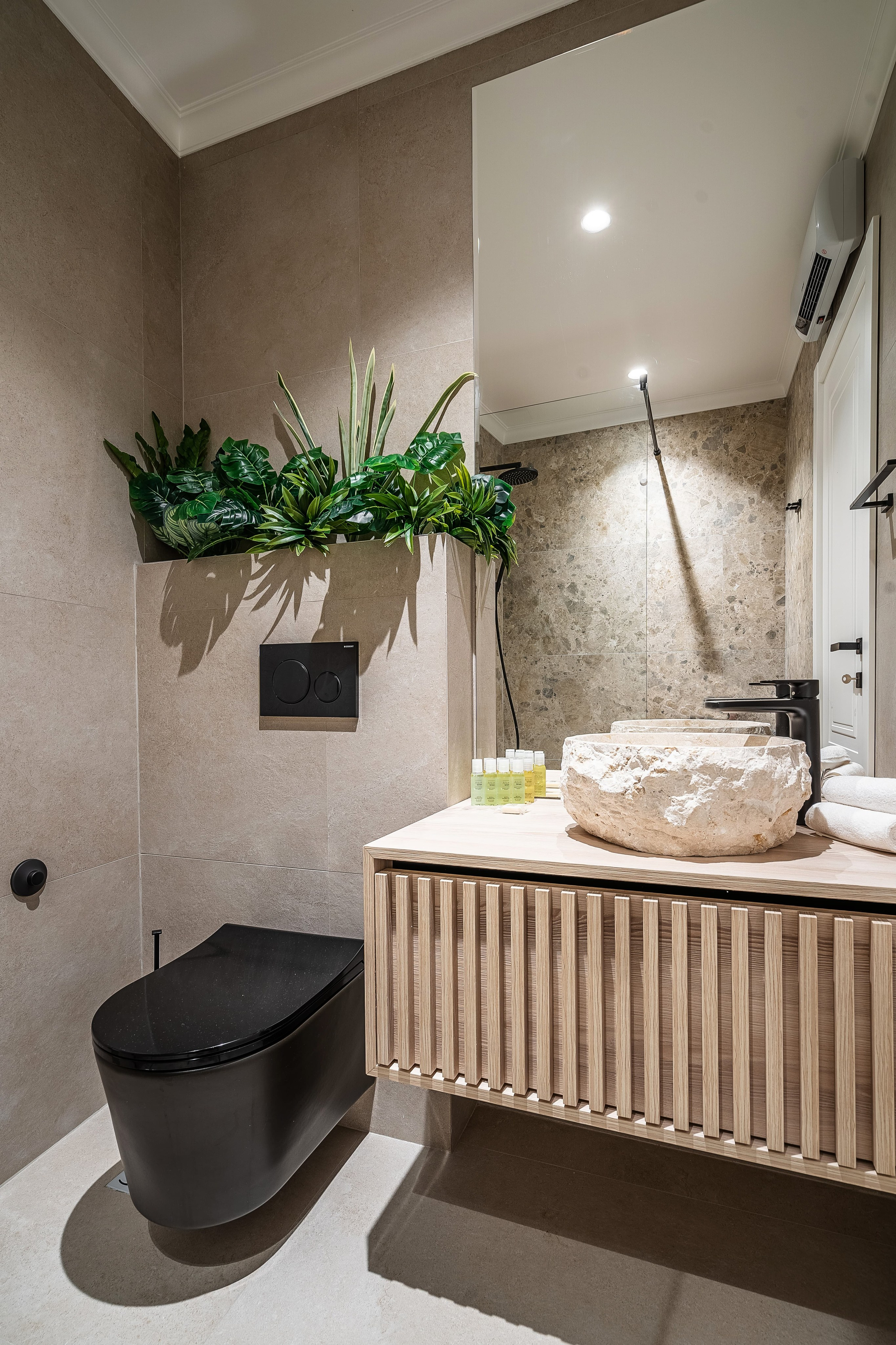 Real Estate Photography. Montenegro. EVAN ARISTOV WEDDING PHOTOGRAPHY — Seattle Wedding Photographer