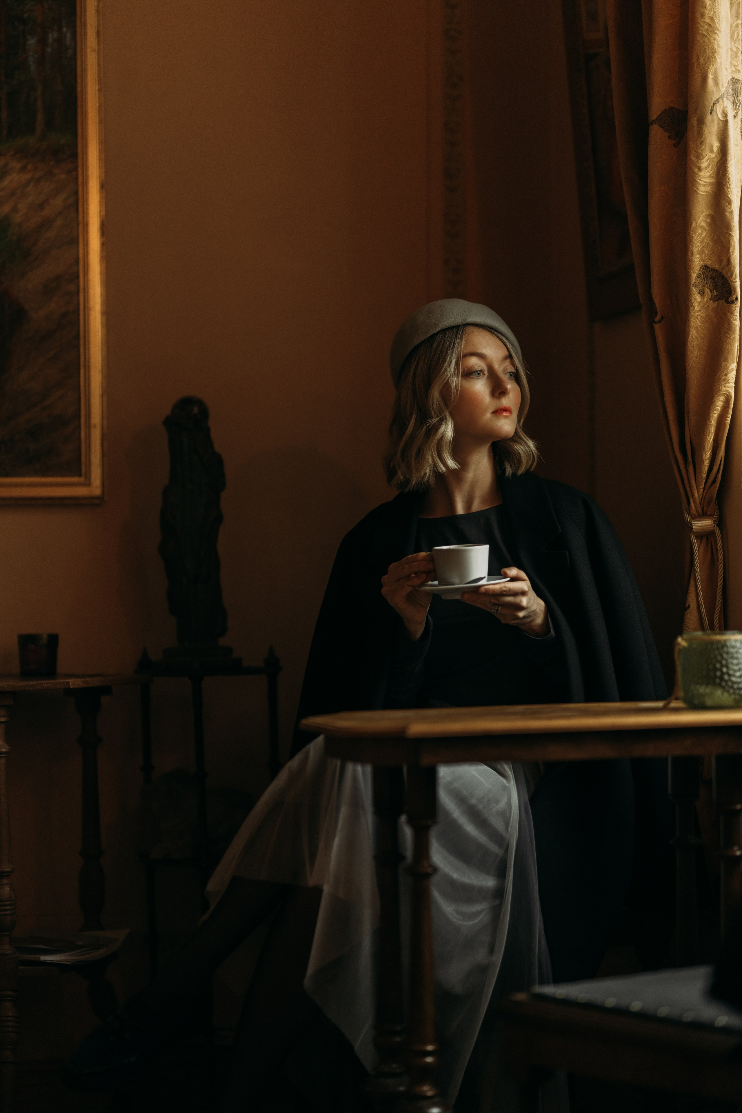 Woman phoshoot. Wedding and potrait photographer in Helsinki Vickan O