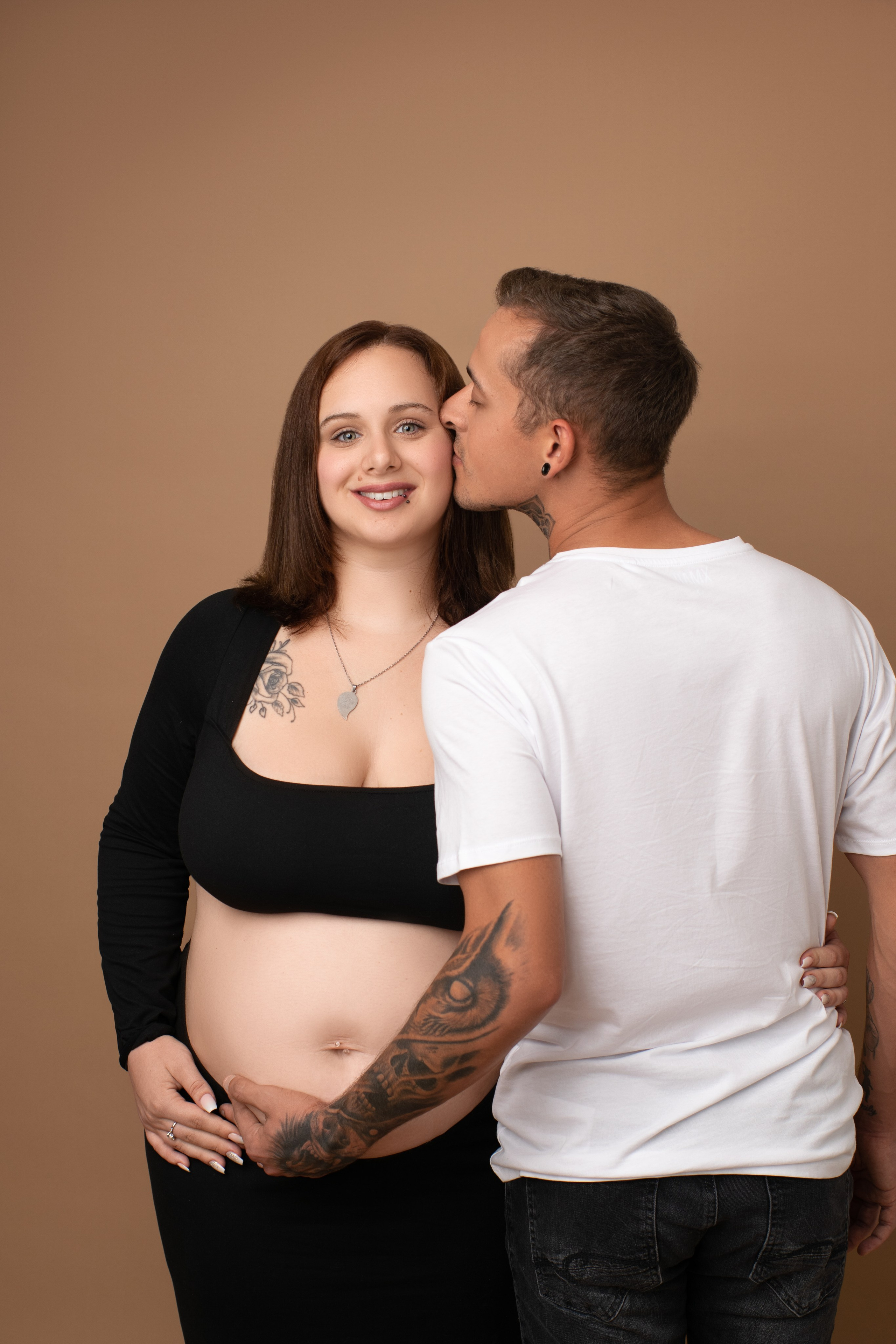 Babybauch Fotoshooting im Studio und on Location. Neugeborene, Baby Fotografin in Düren (NRW) - Vitalina Unruh