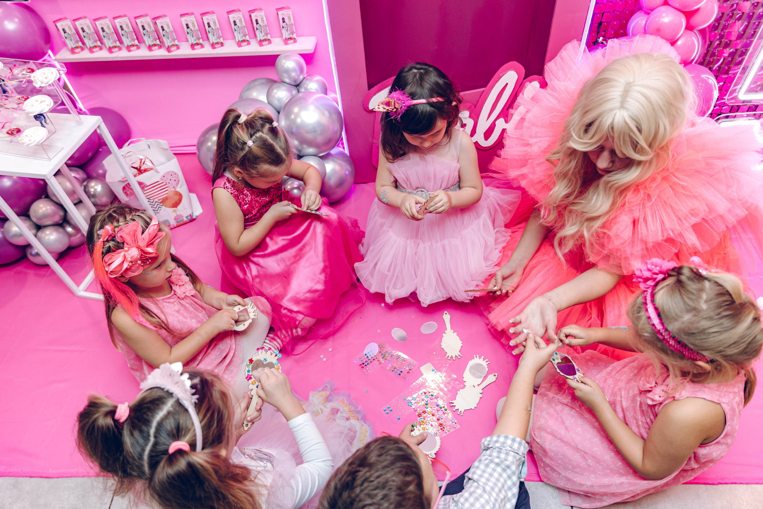 Geburtstag Party. Portrait family photographer in Berlin Elena Zakh