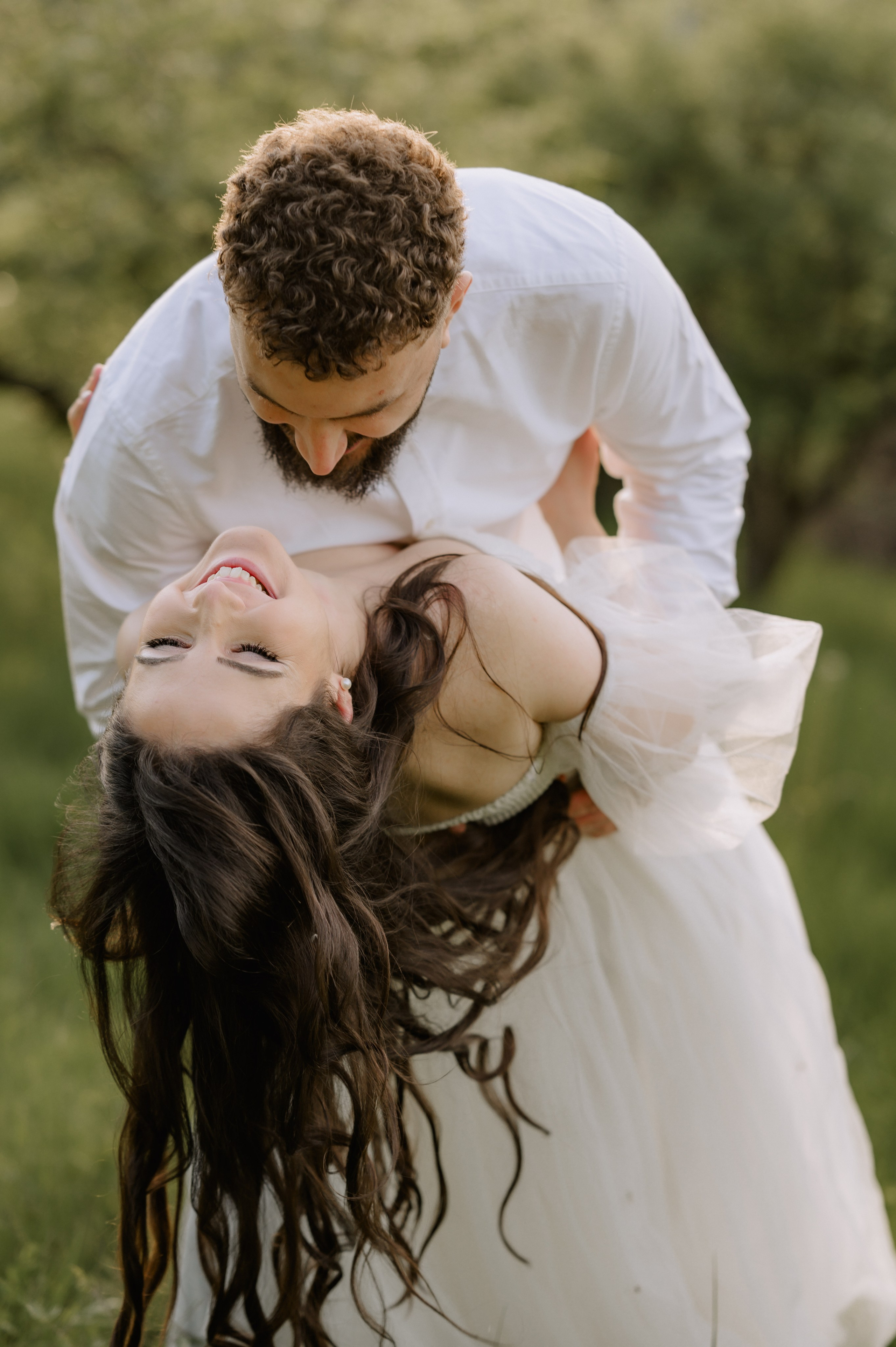 Magda + Andrei | Lovers in the garden. Proud Vision Weddings | Wedding Photography & Film — Servicii profesionale Foto Video Nunta Iasi