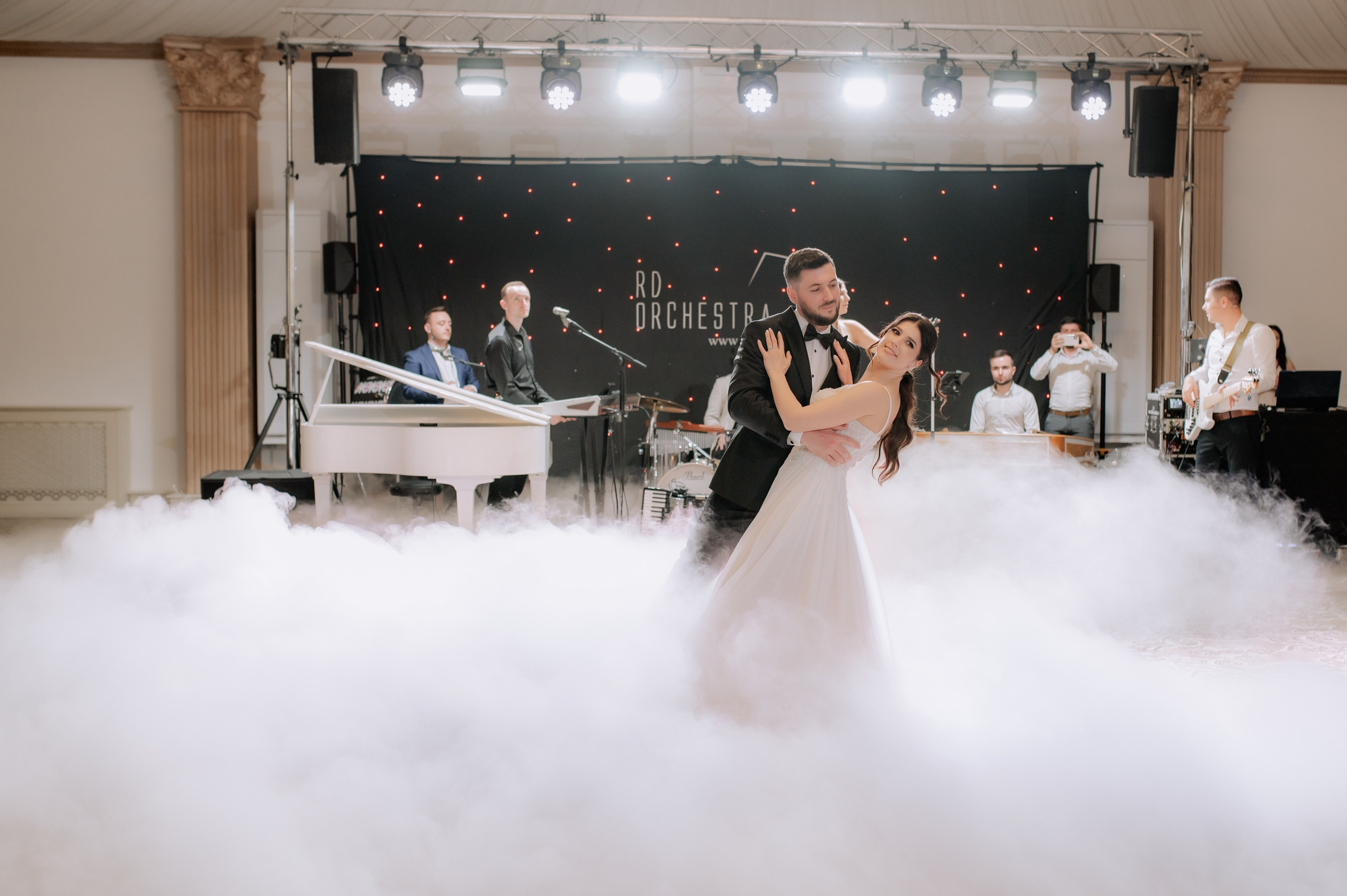 Cum să alegi un fotograf de nuntă în stilul tău. Proud Vision Weddings | Wedding Photography & Film — Servicii profesionale Foto Video Nunta Iasi