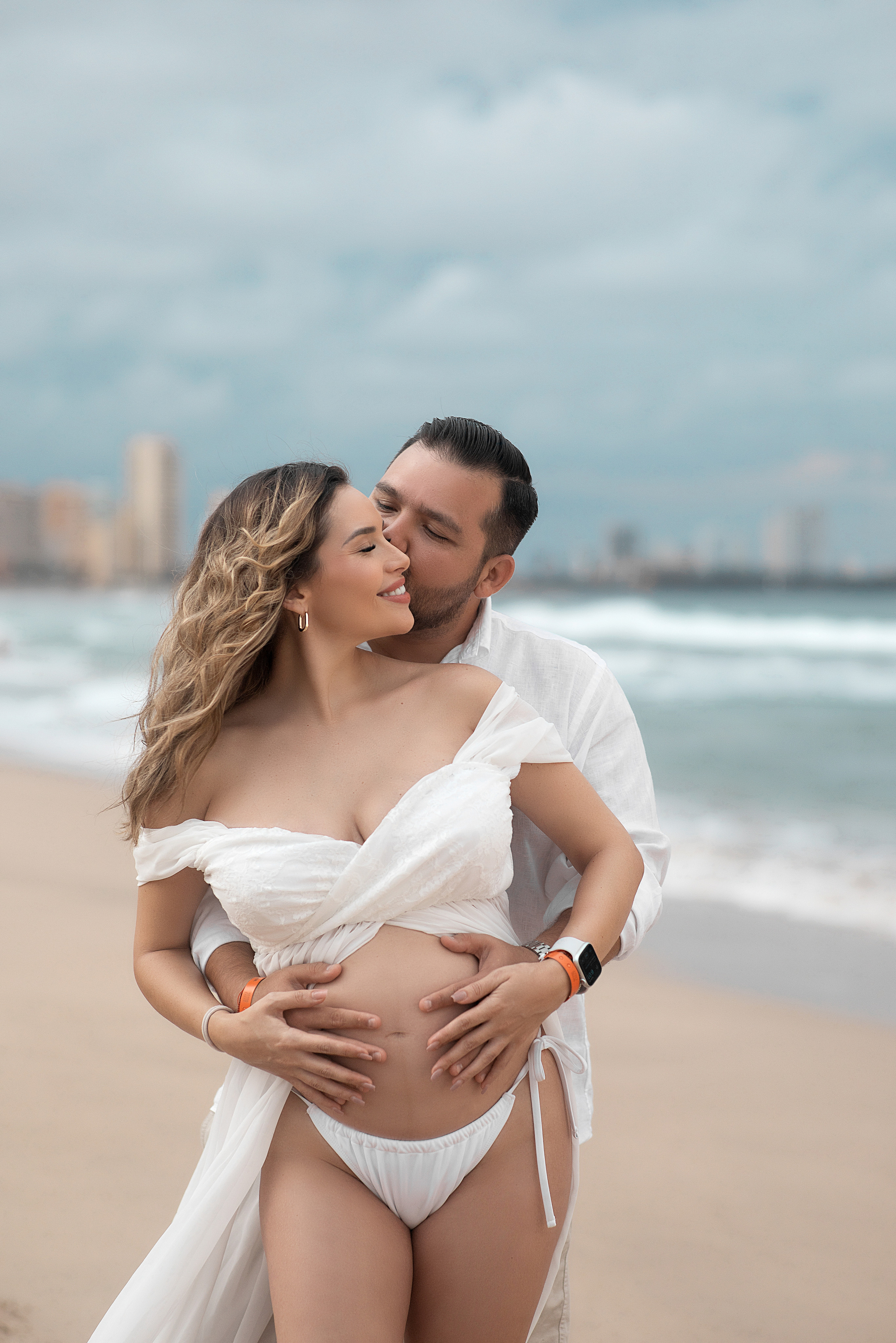 Беременная фотосессия на пляже