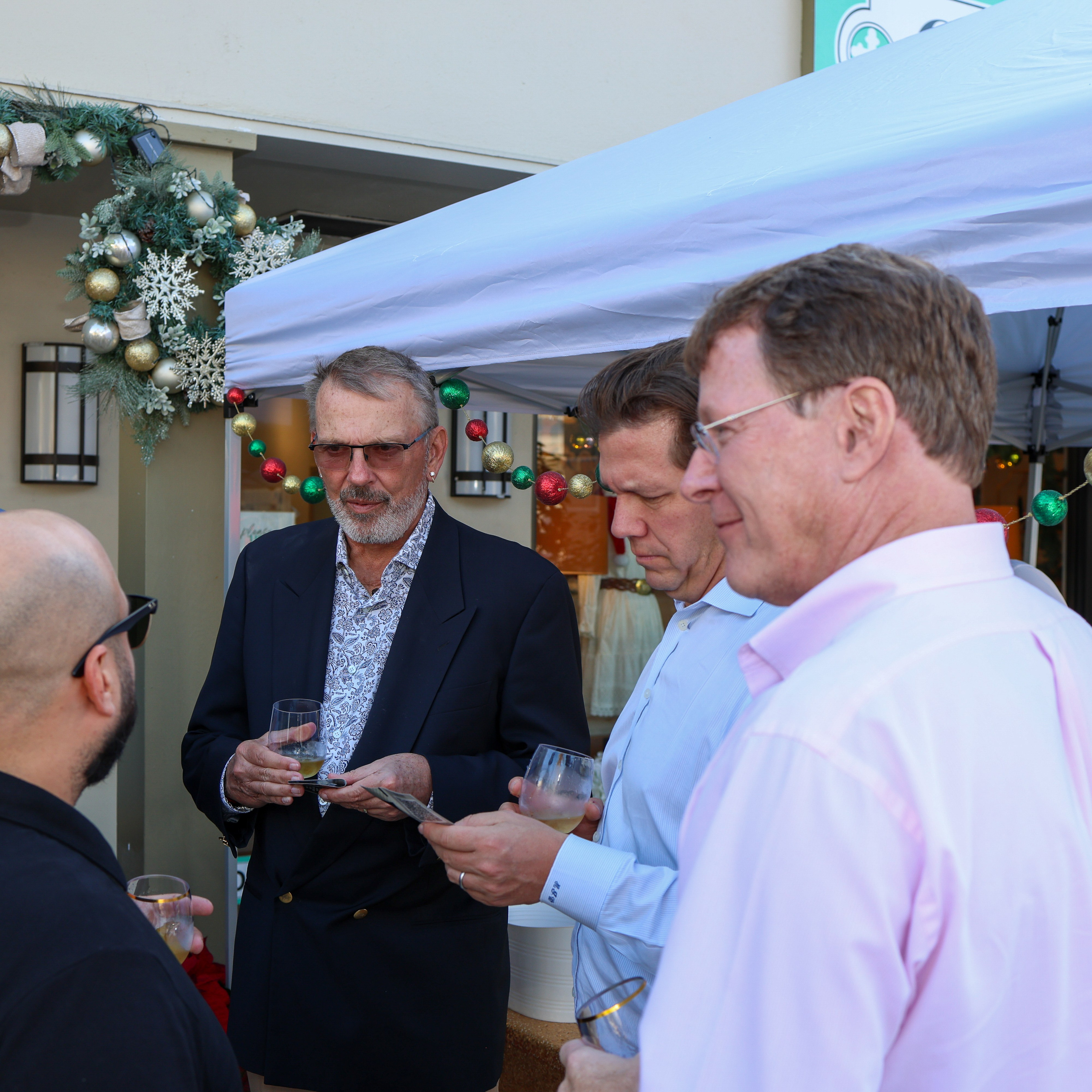 Paradise Coast Lifestyle Magazine. Out and About 239