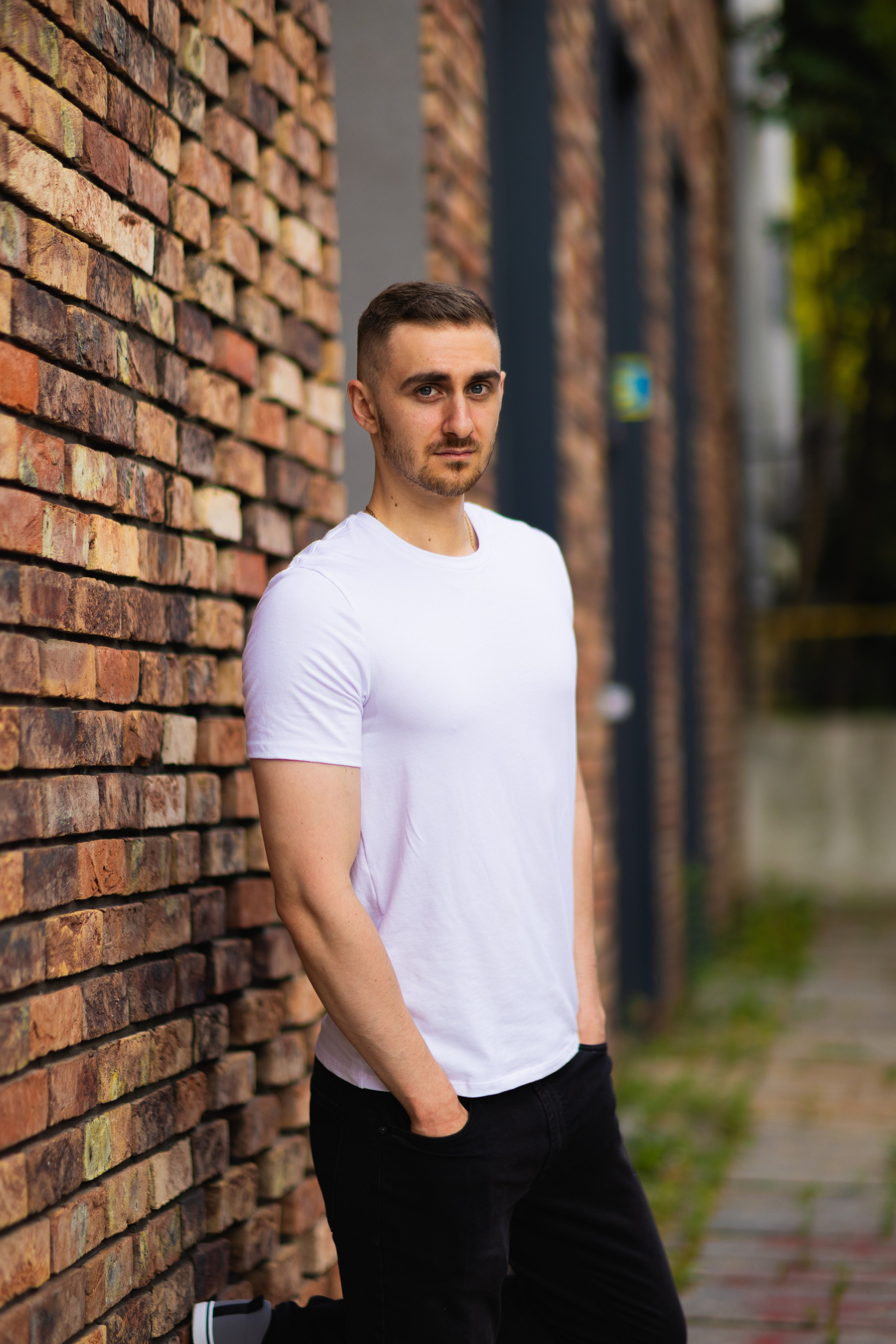 Dorin. Fotograf de portrete și evenimente din Cluj-Napoca. Ședințe foto individuale, nunți, botezuri și aniversări în Cluj și județul Cluj