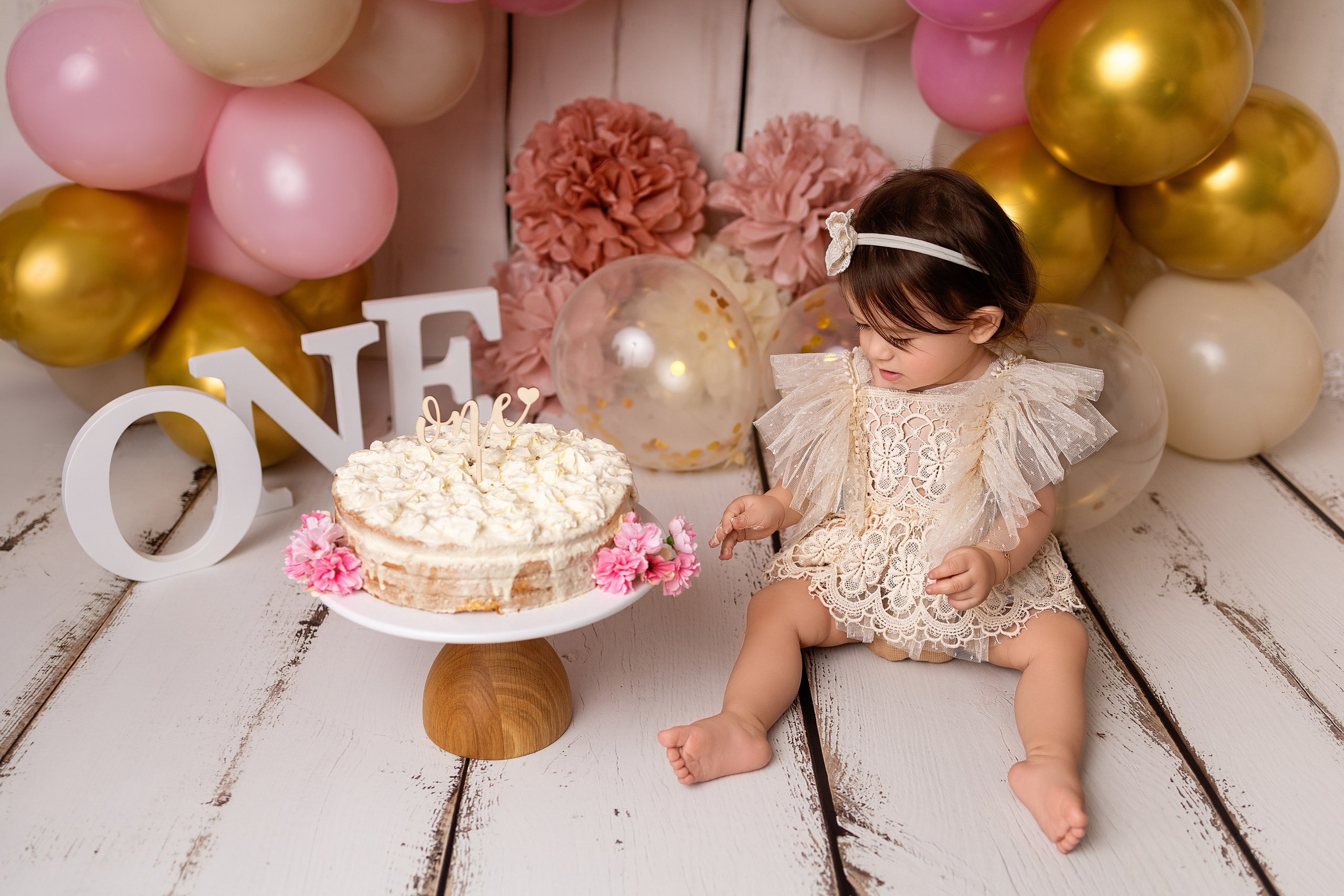 Erste Geburtstag „Cake Smash“. Neugeborene- Schwangerschaft- und Kinder Fotografin in Lehre